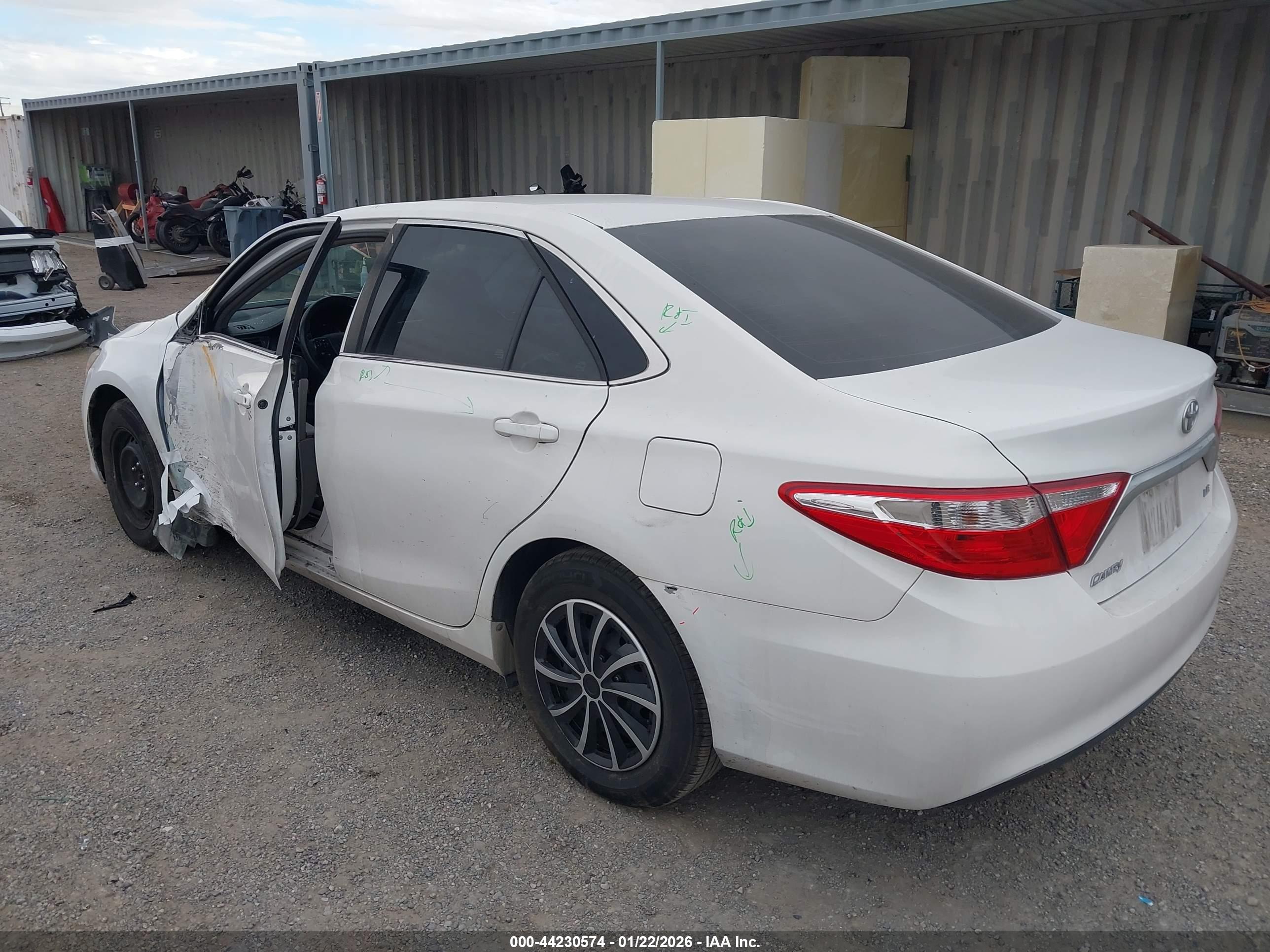 TOYOTA CAMRY image 3