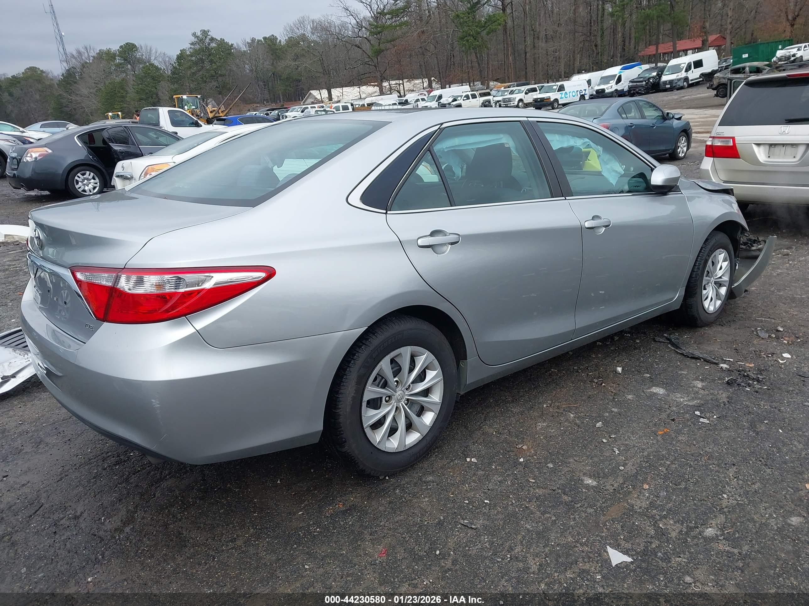 TOYOTA CAMRY image 4