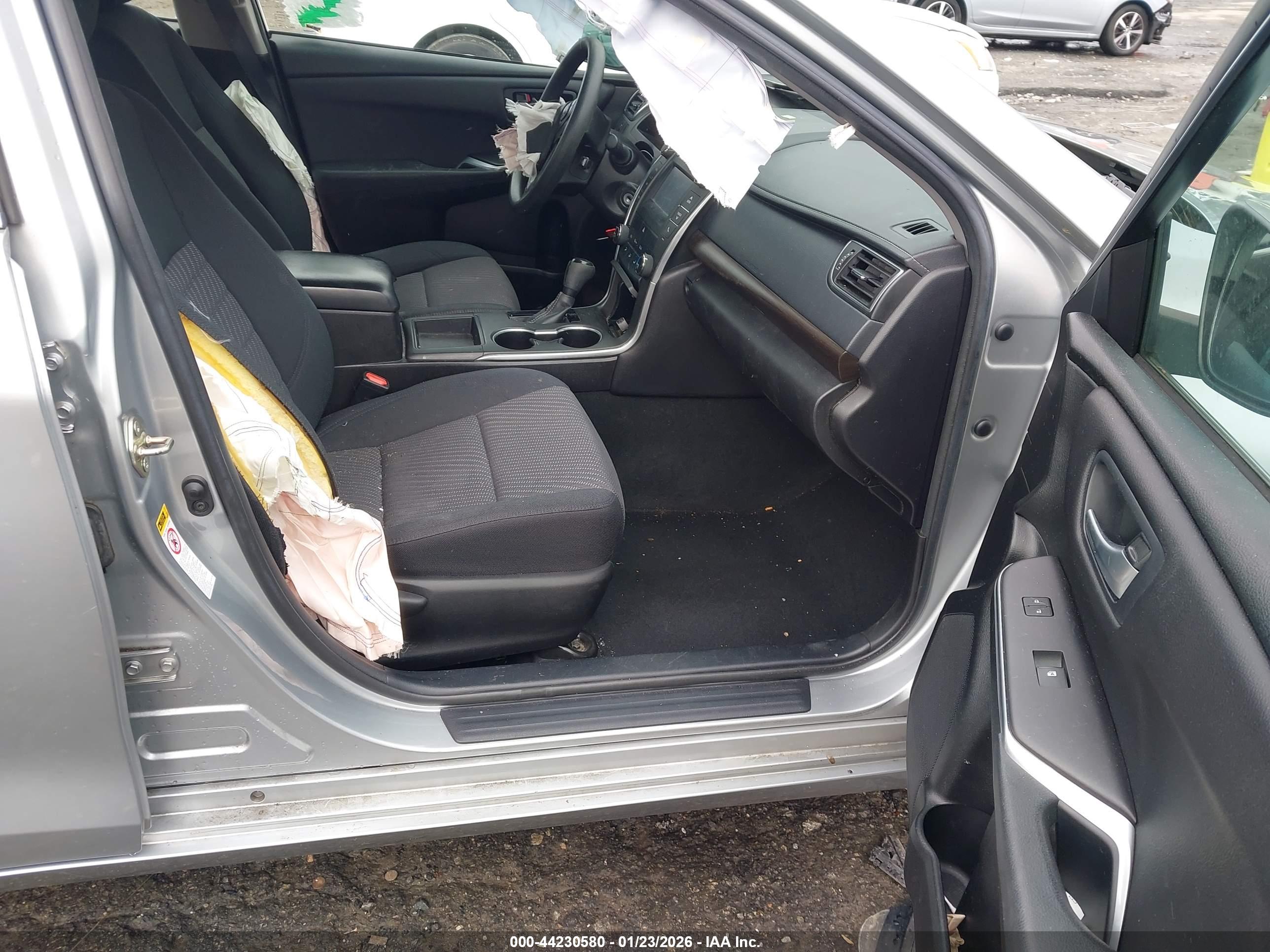 TOYOTA CAMRY image 5
