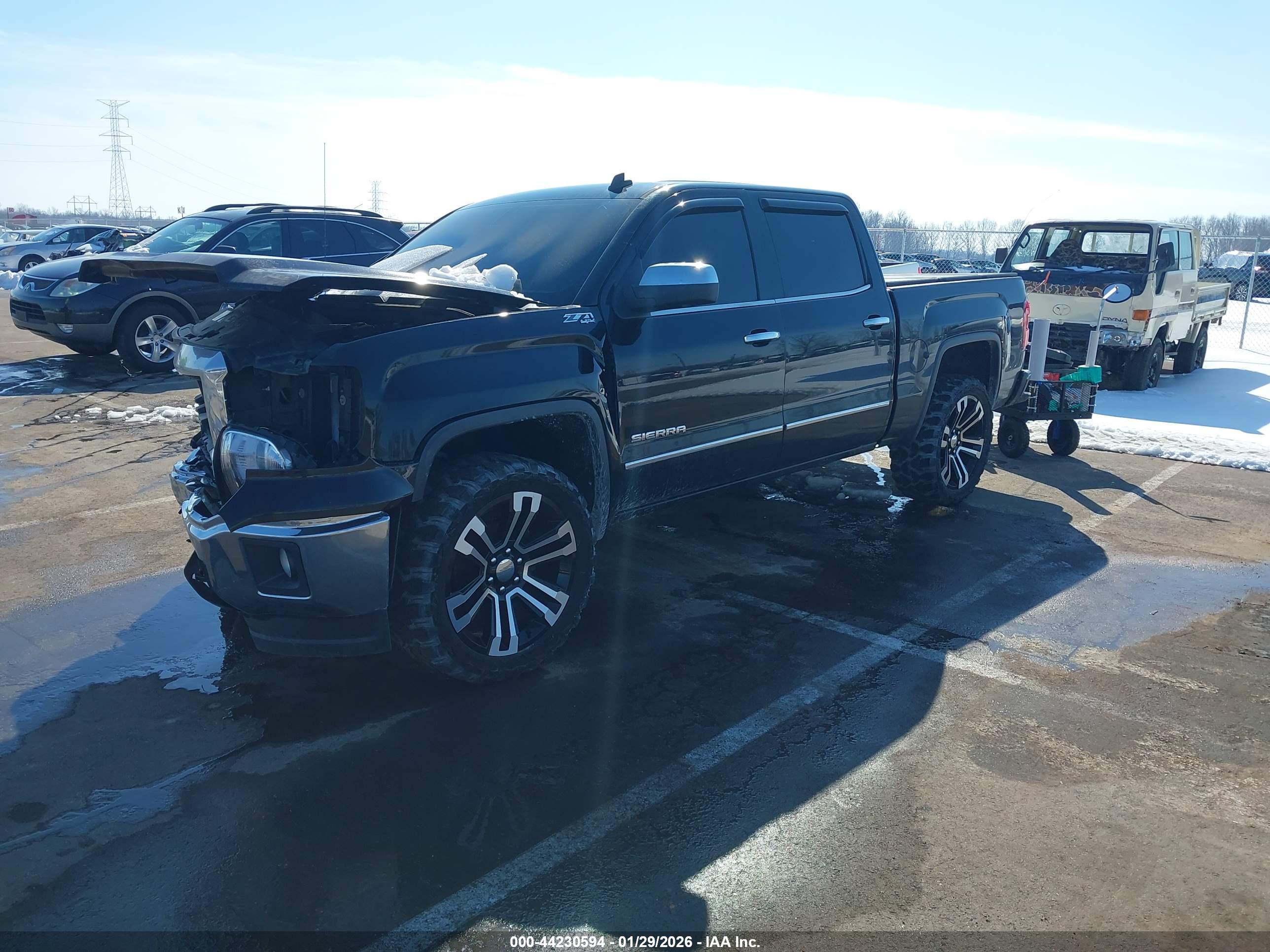 GMC SIERRA image 2
