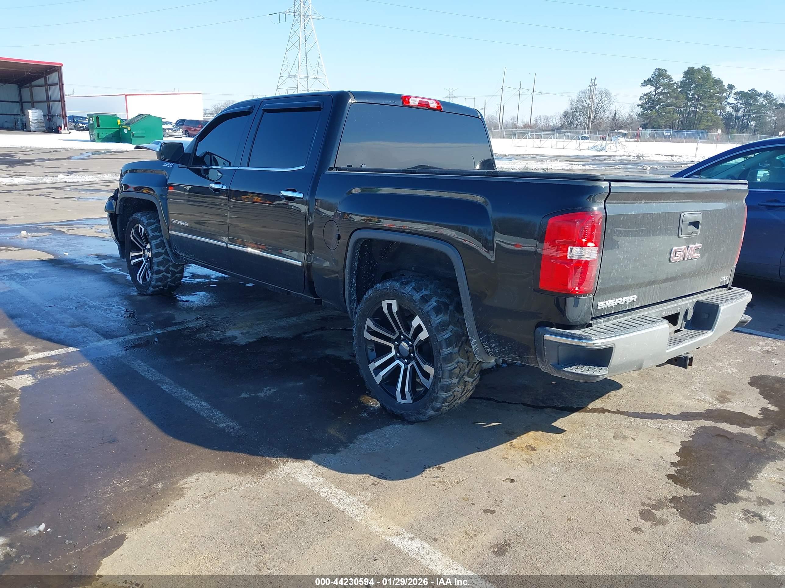 GMC SIERRA image 3
