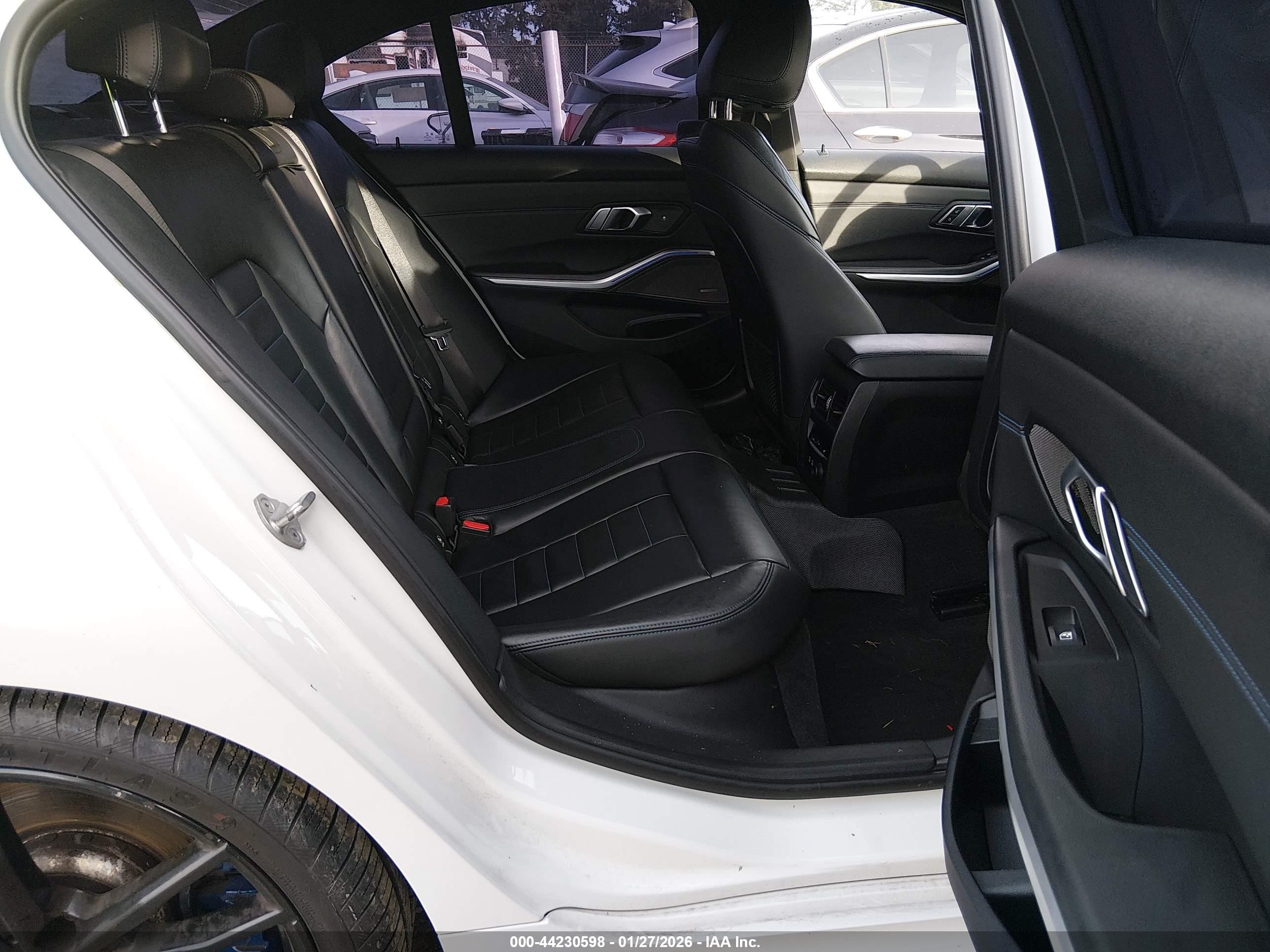 BMW 3 image 8