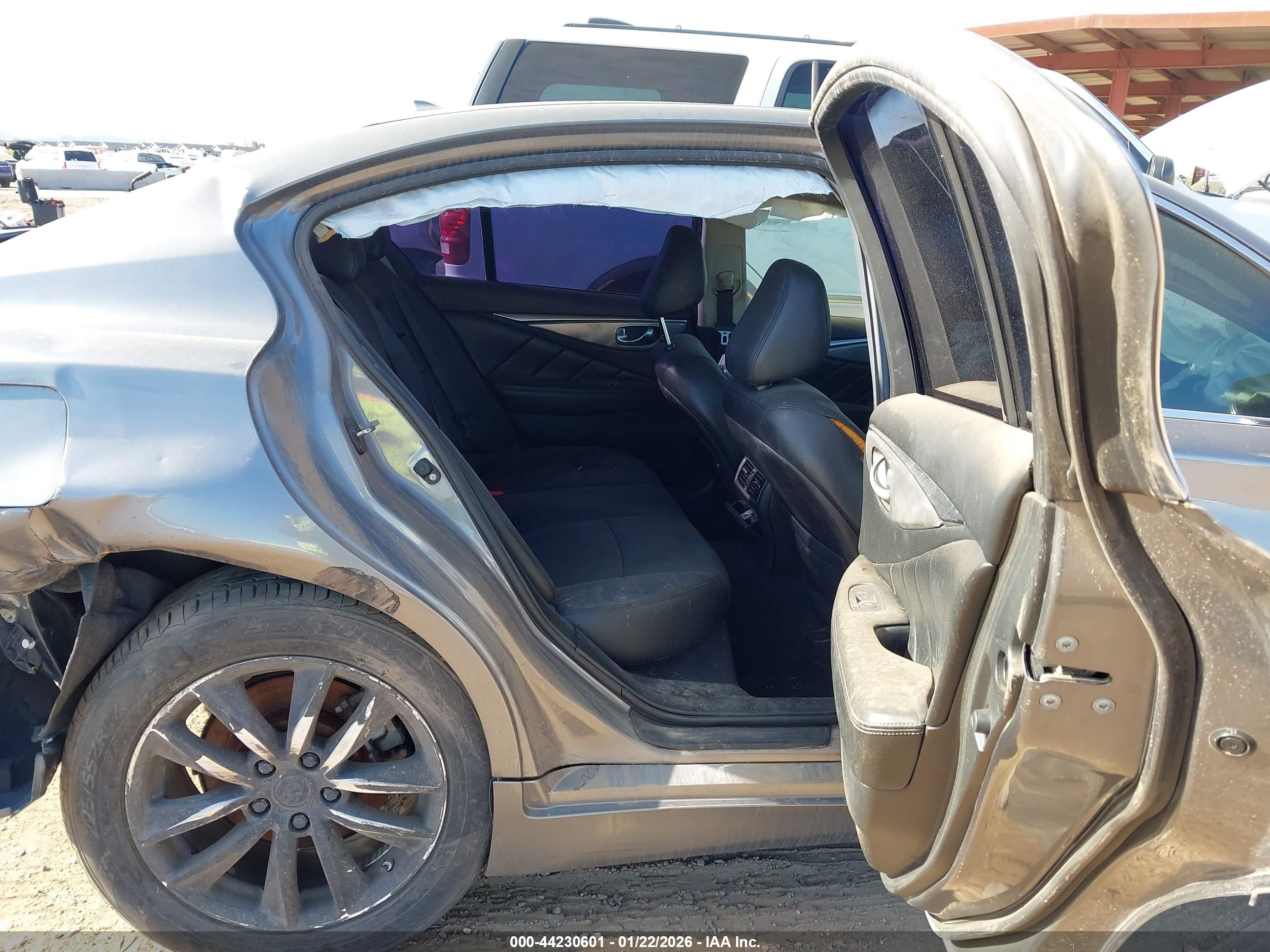 INFINITI Q50 image 8