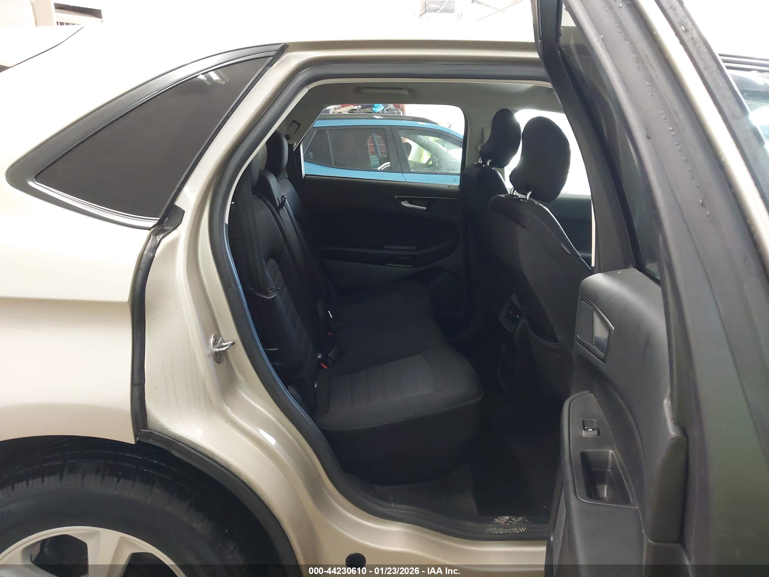 FORD EDGE image 8