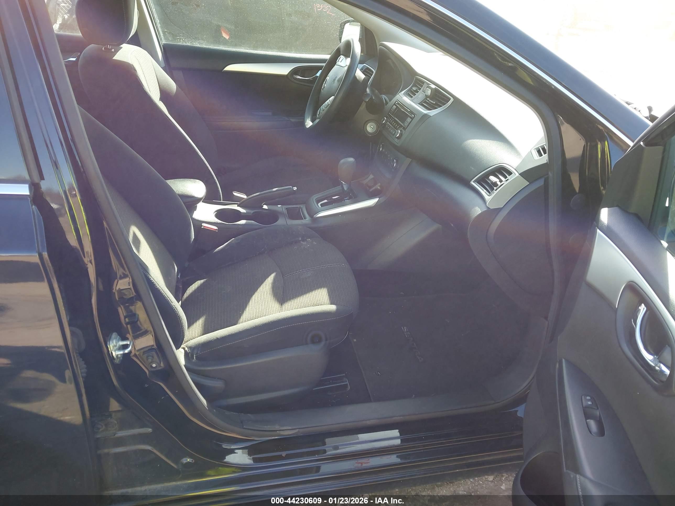 NISSAN SENTRA image 5