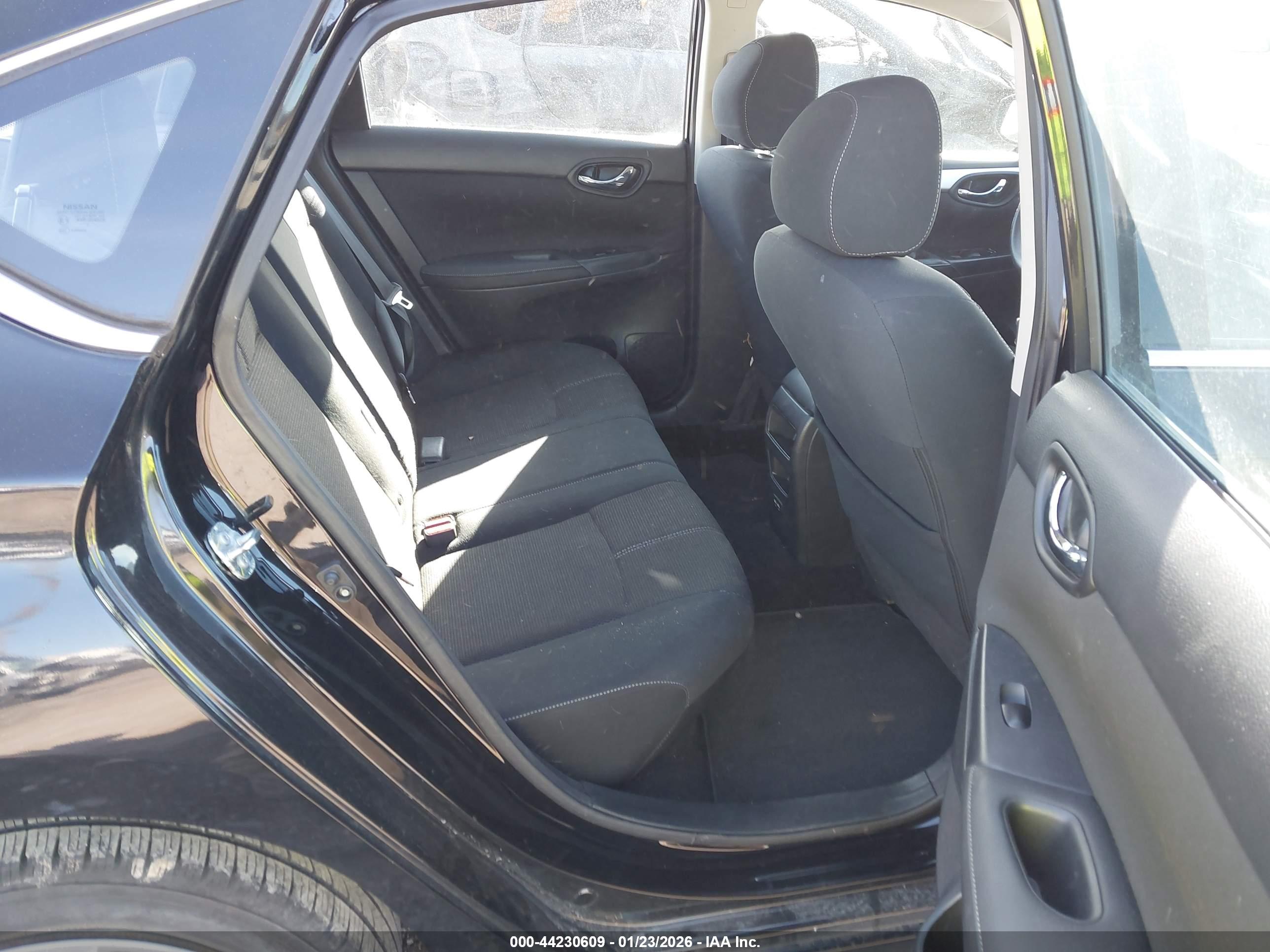 NISSAN SENTRA image 8
