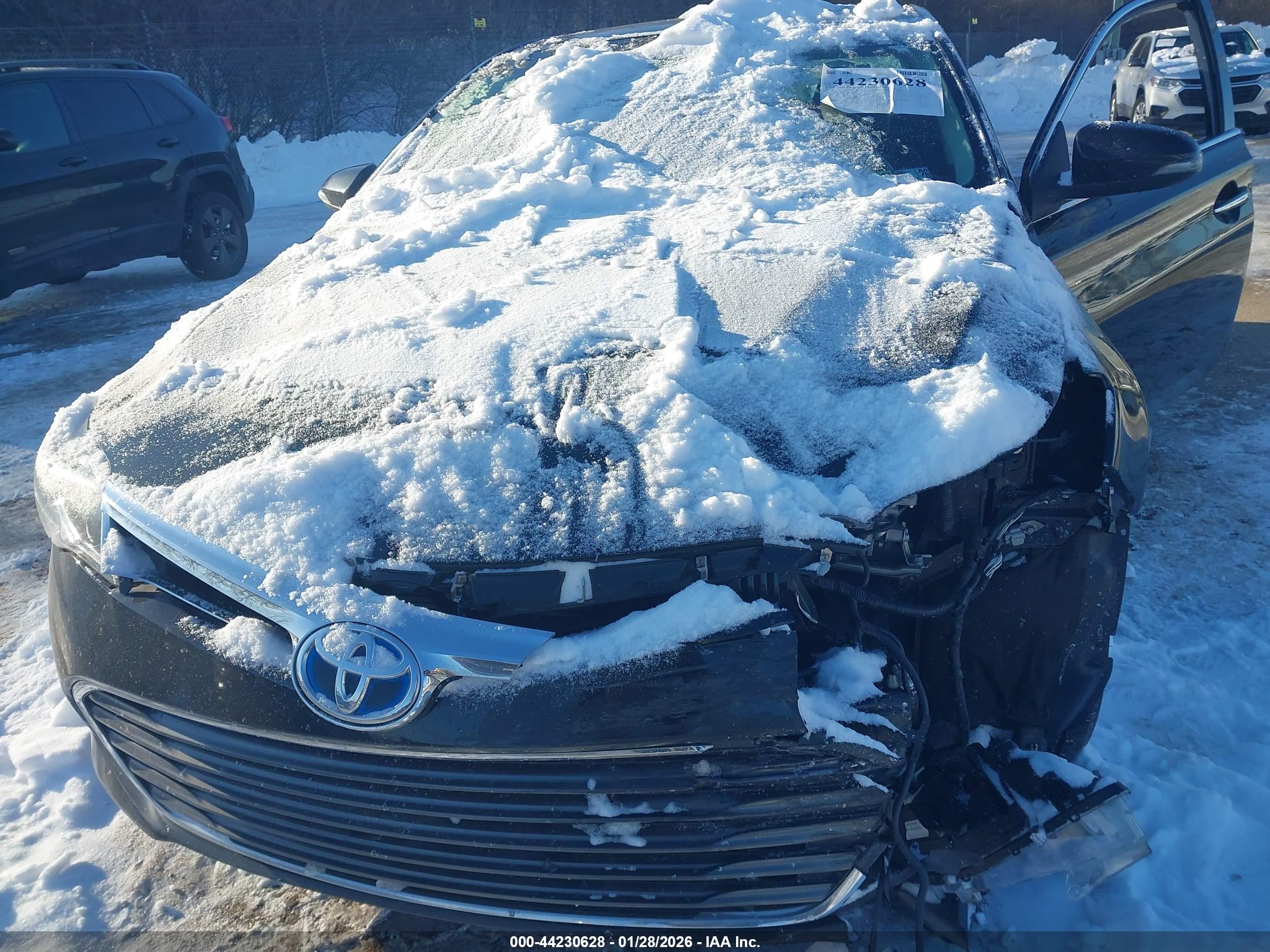TOYOTA AVALON image 6