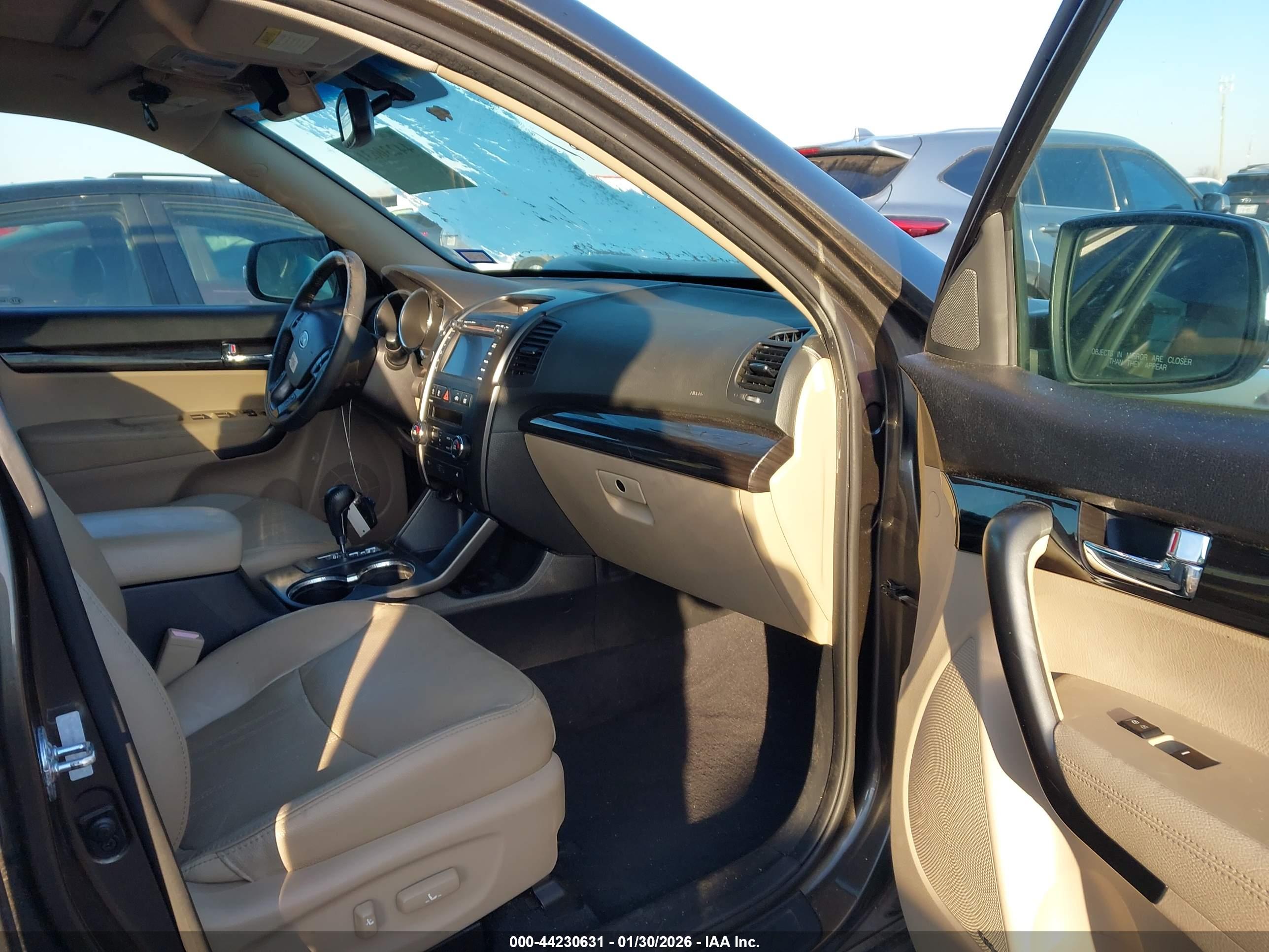 KIA SORENTO image 5