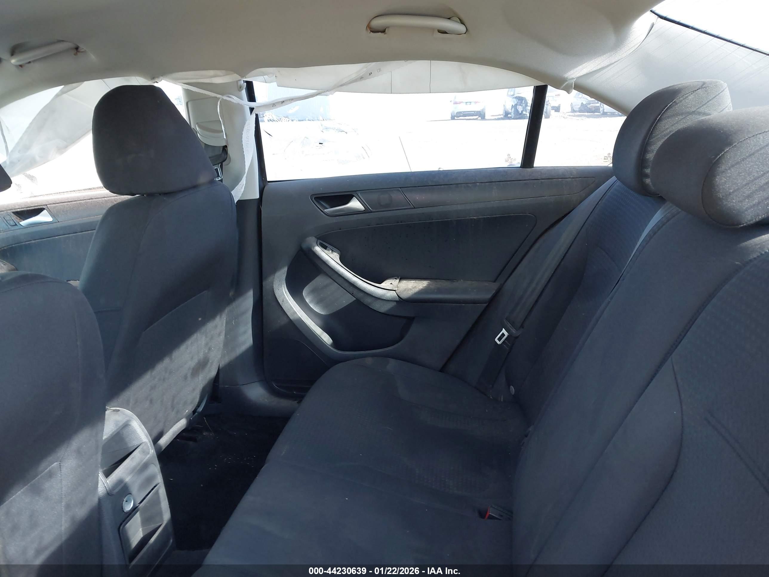VOLKSWAGEN JETTA image 8