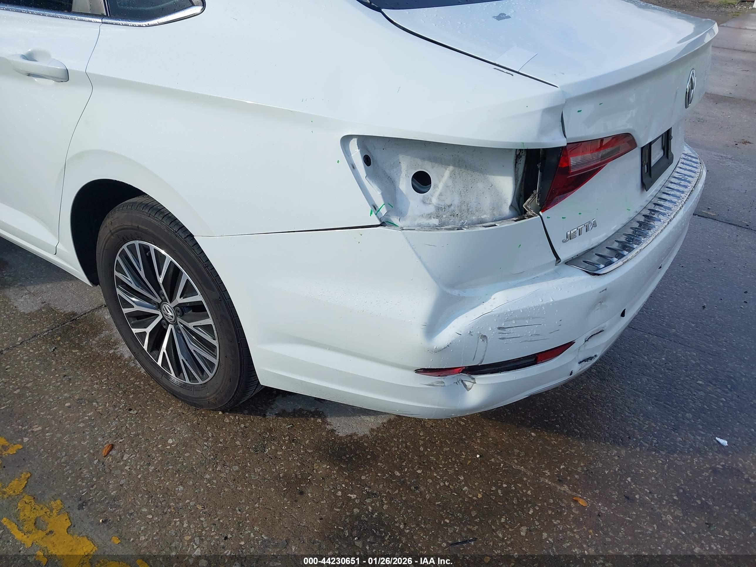 VOLKSWAGEN JETTA image 6