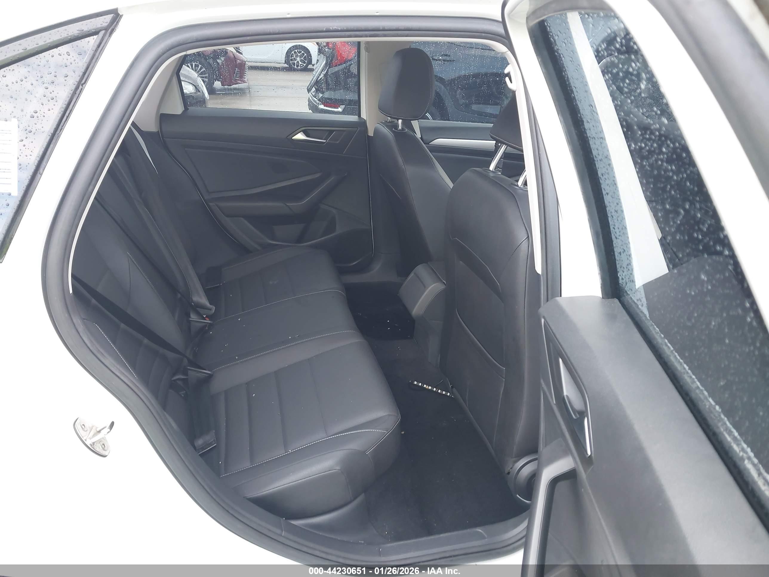VOLKSWAGEN JETTA image 8