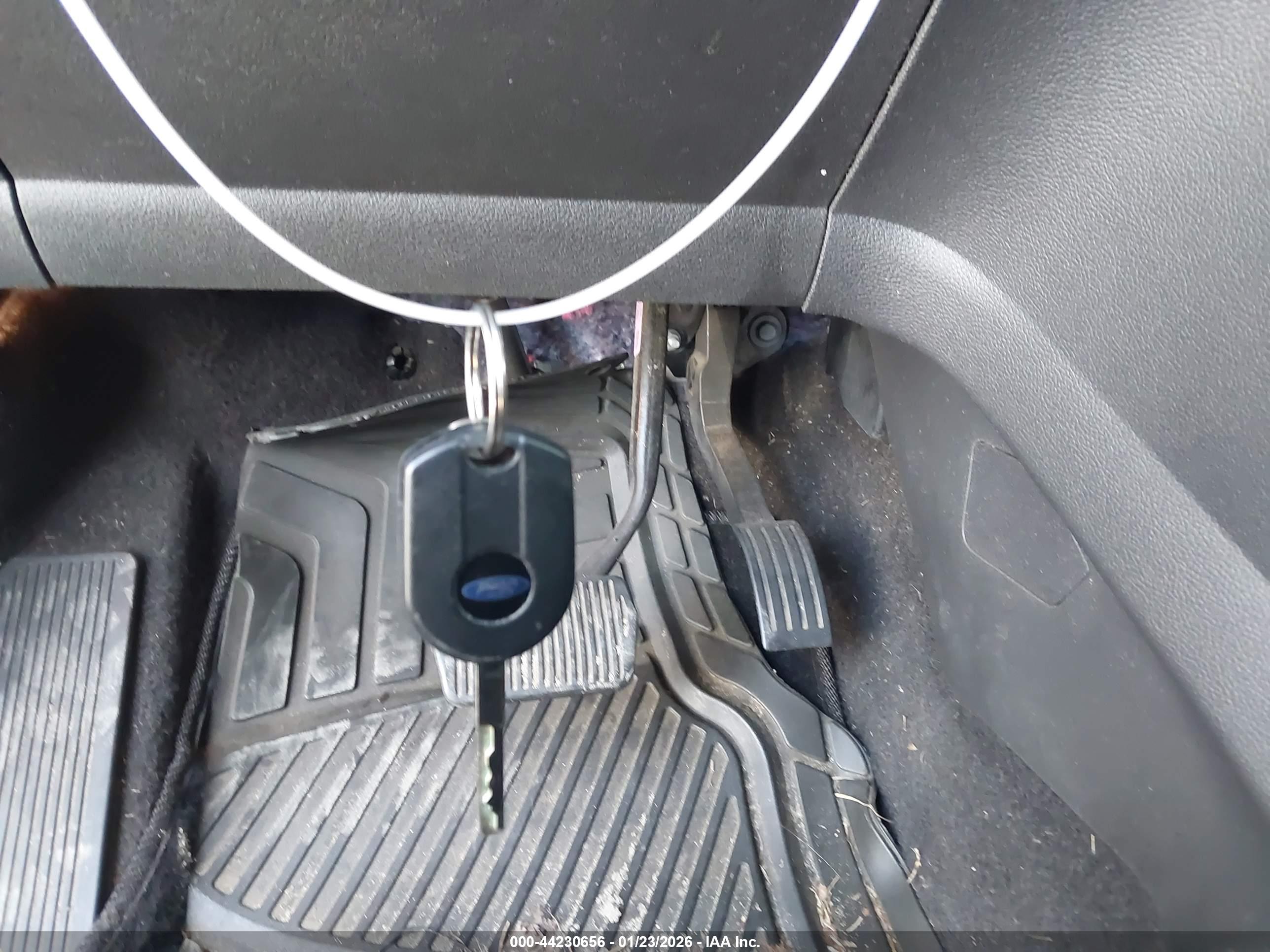 FORD ESCAPE image 11