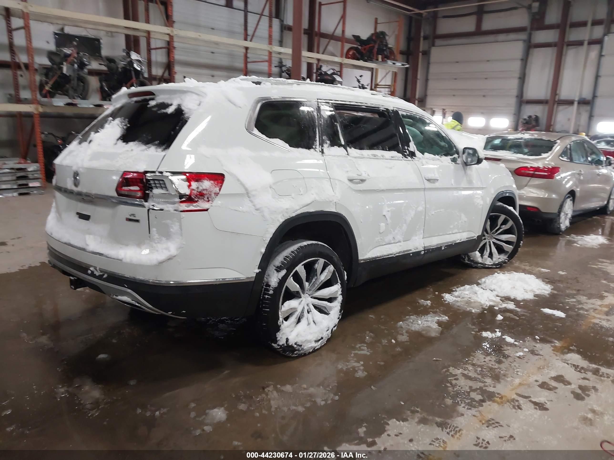 VOLKSWAGEN ATLAS image 4