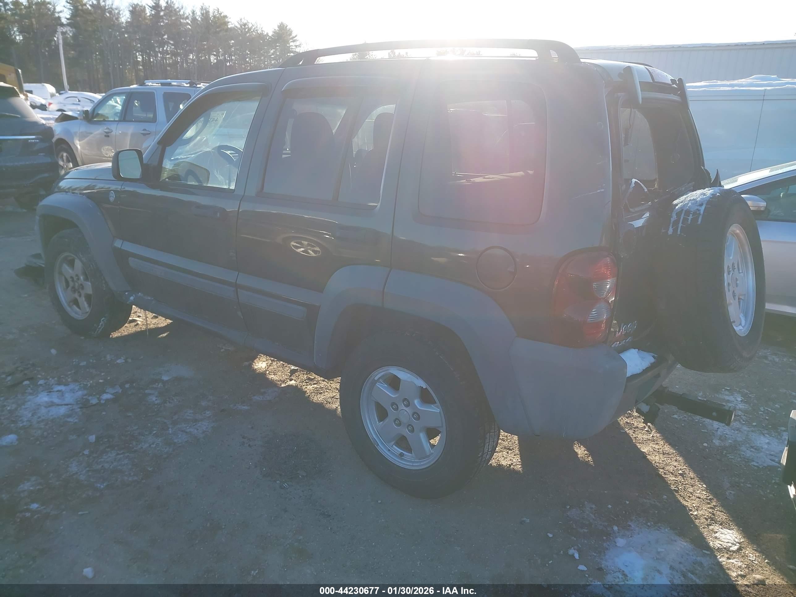 JEEP LIBERTY image 3