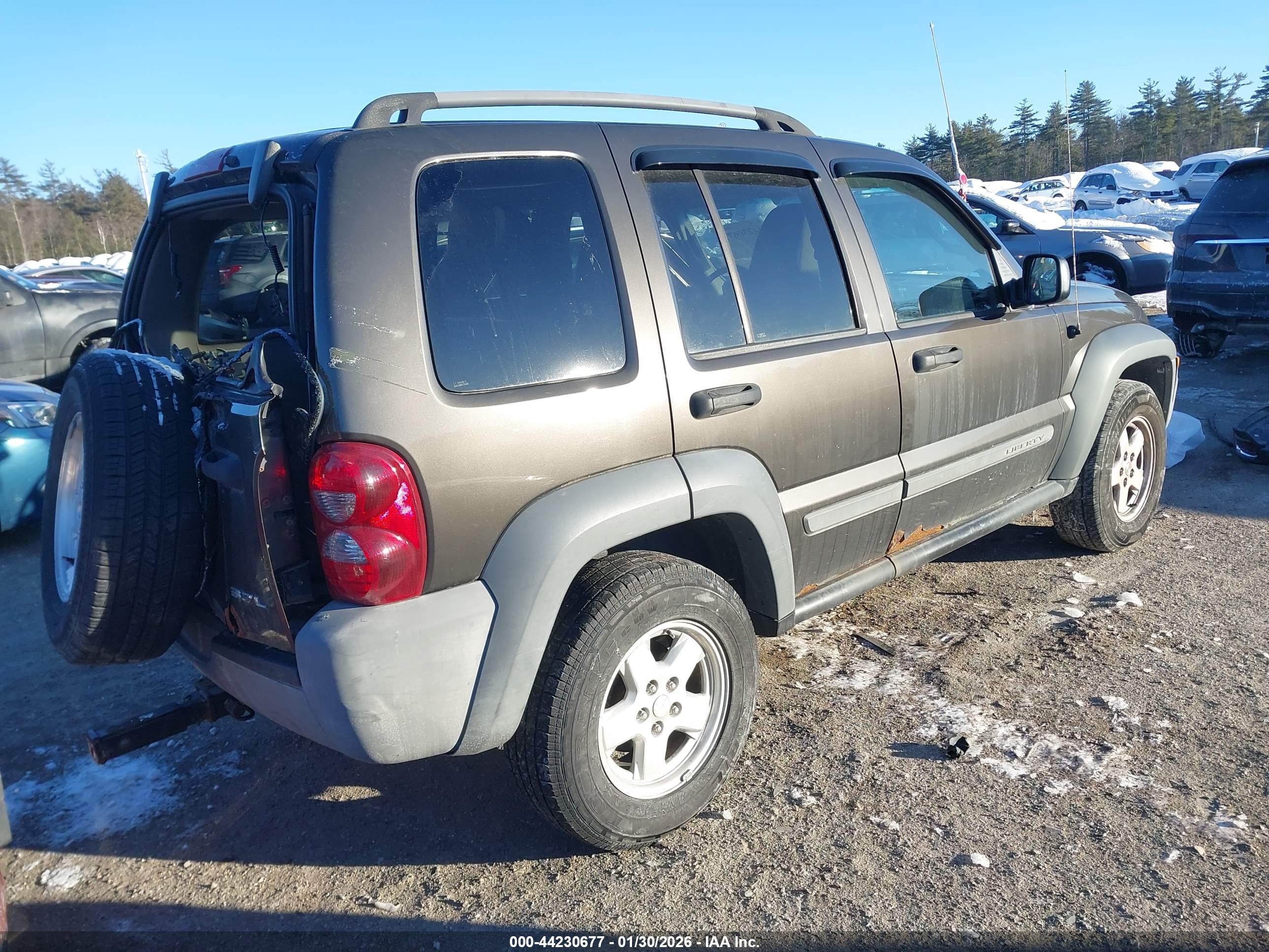 JEEP LIBERTY image 4