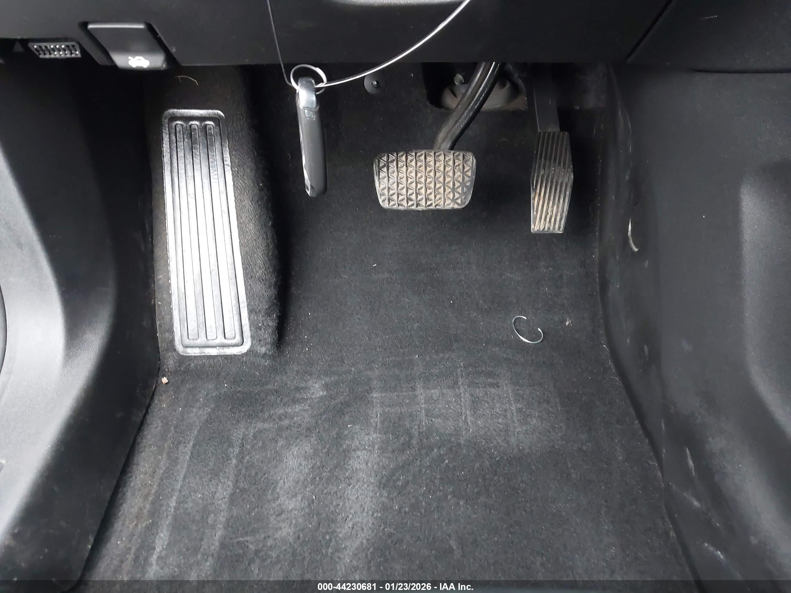 CHEVROLET EQUINOX image 11