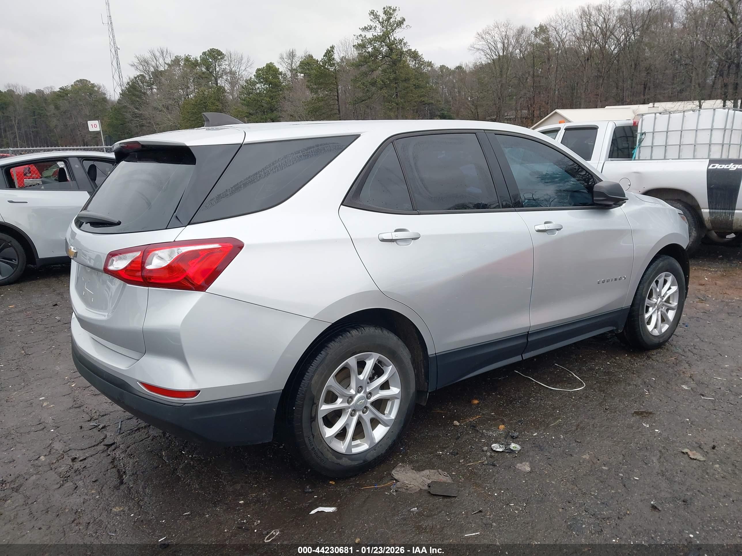 CHEVROLET EQUINOX image 4