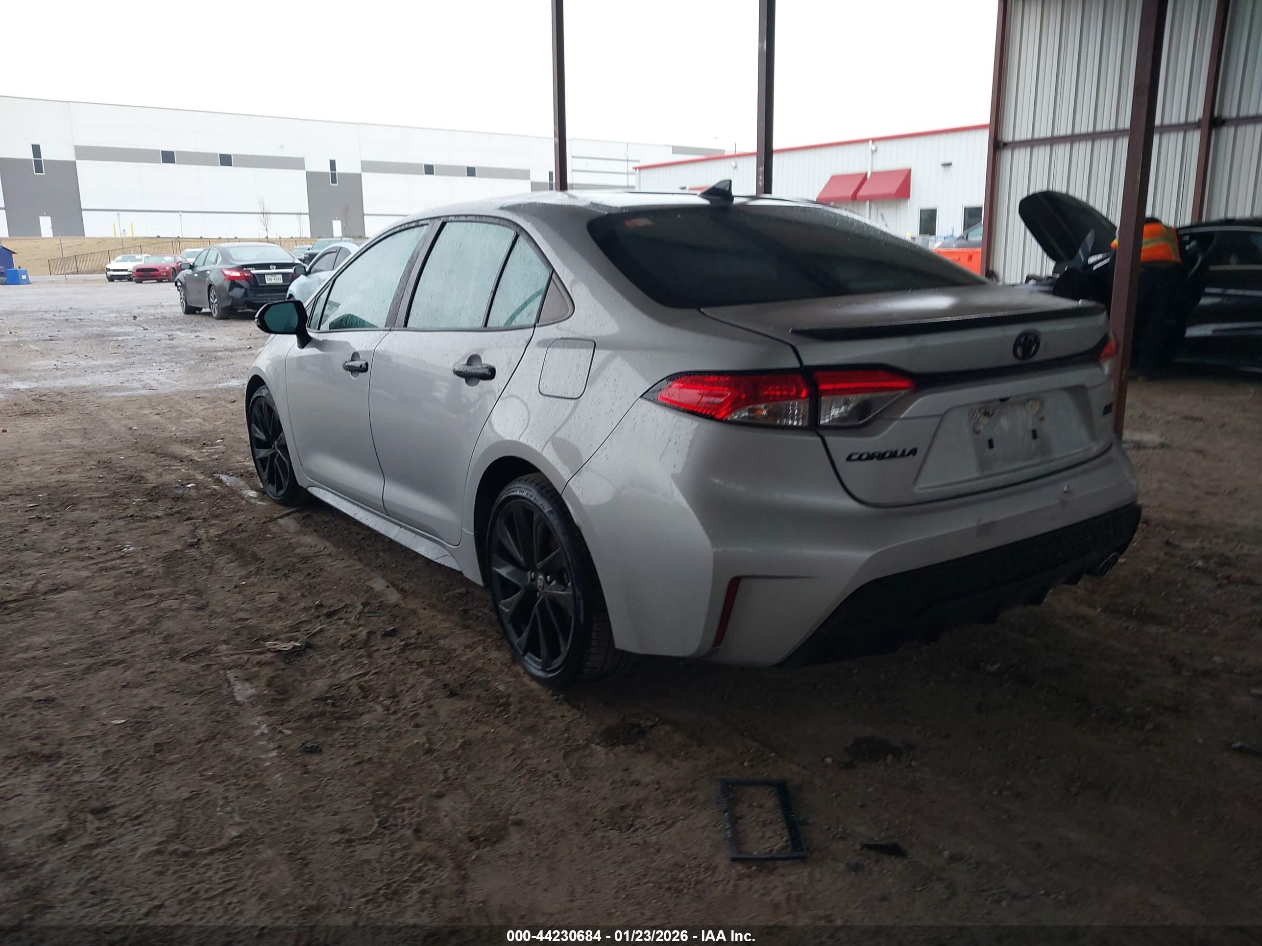 TOYOTA COROLLA image 3