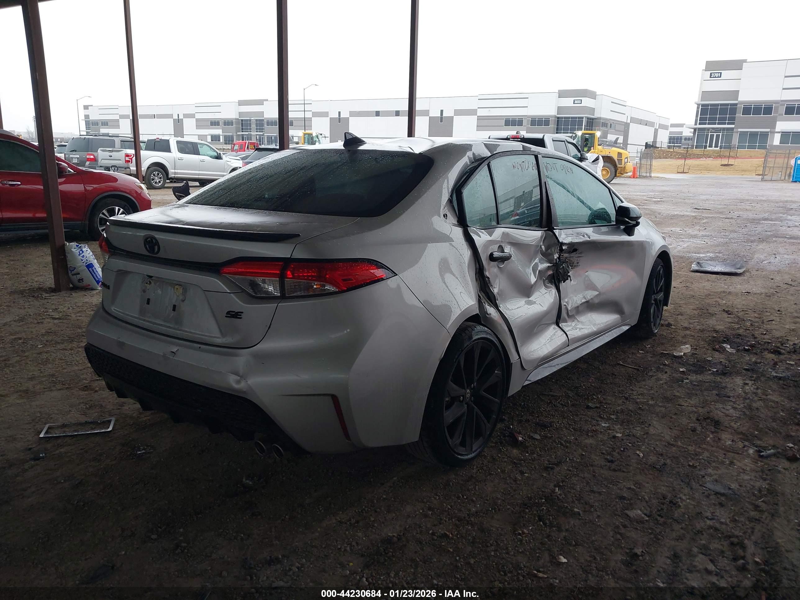 TOYOTA COROLLA image 4