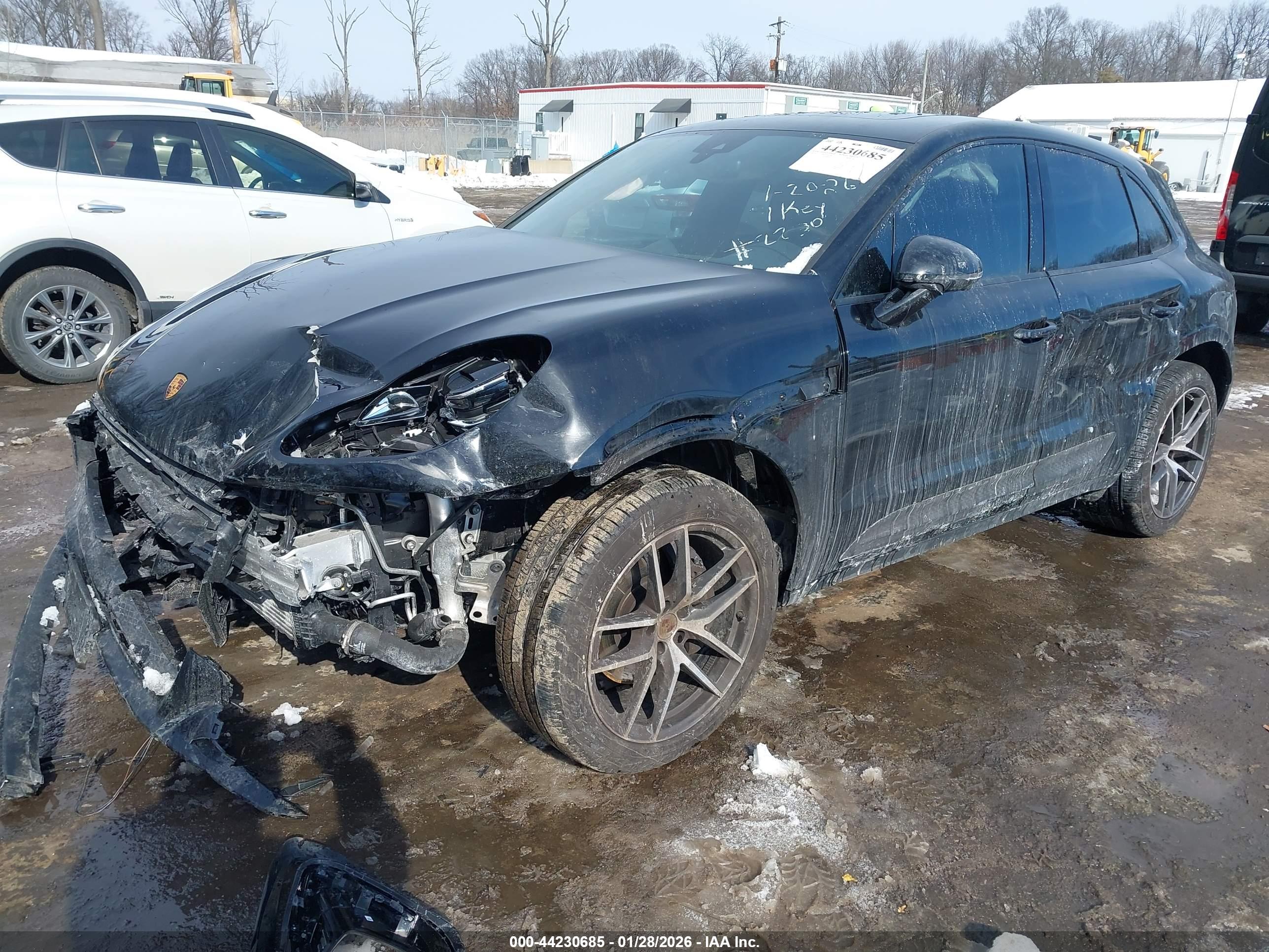 PORSCHE MACAN image 2