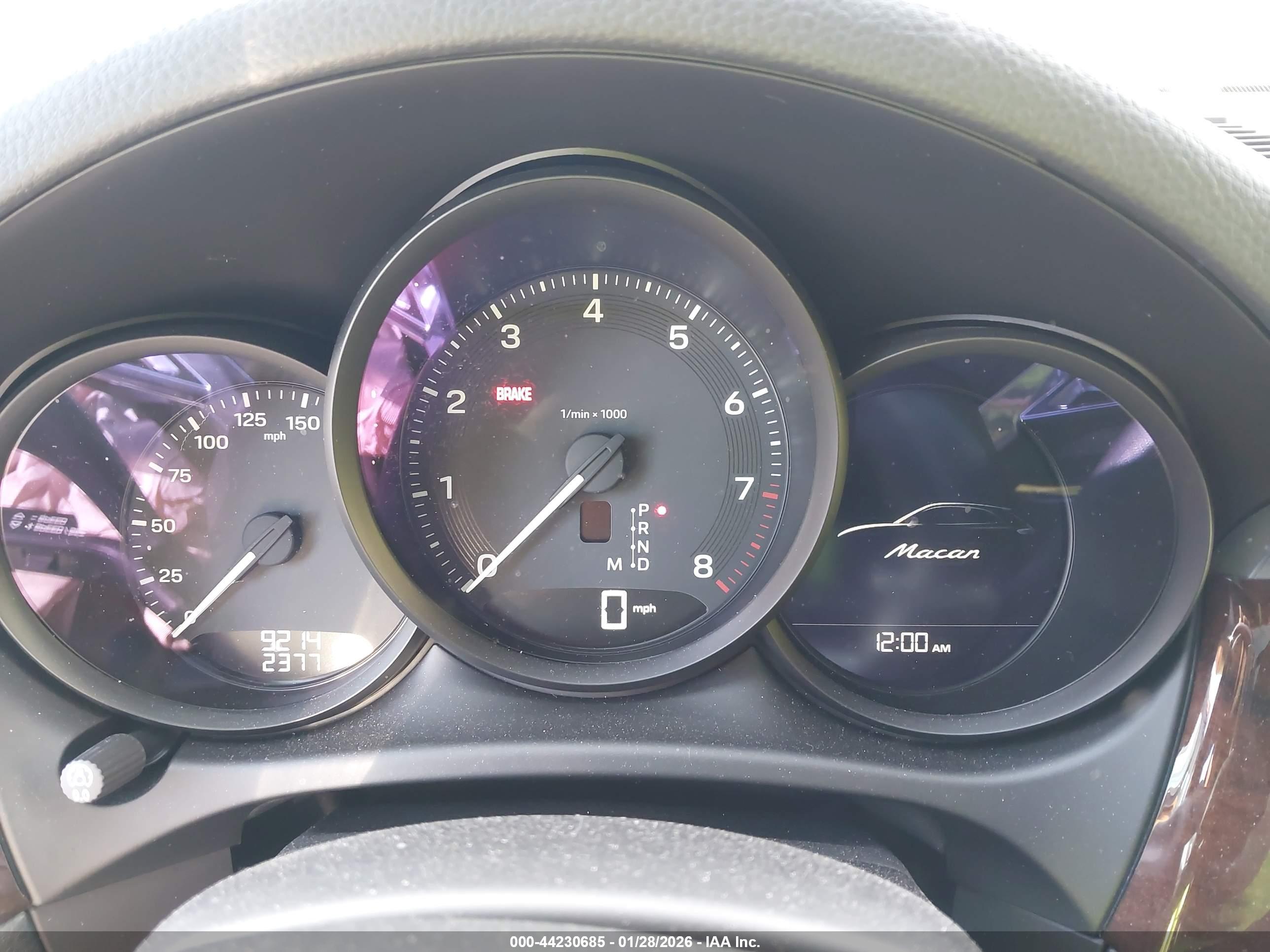 PORSCHE MACAN image 7