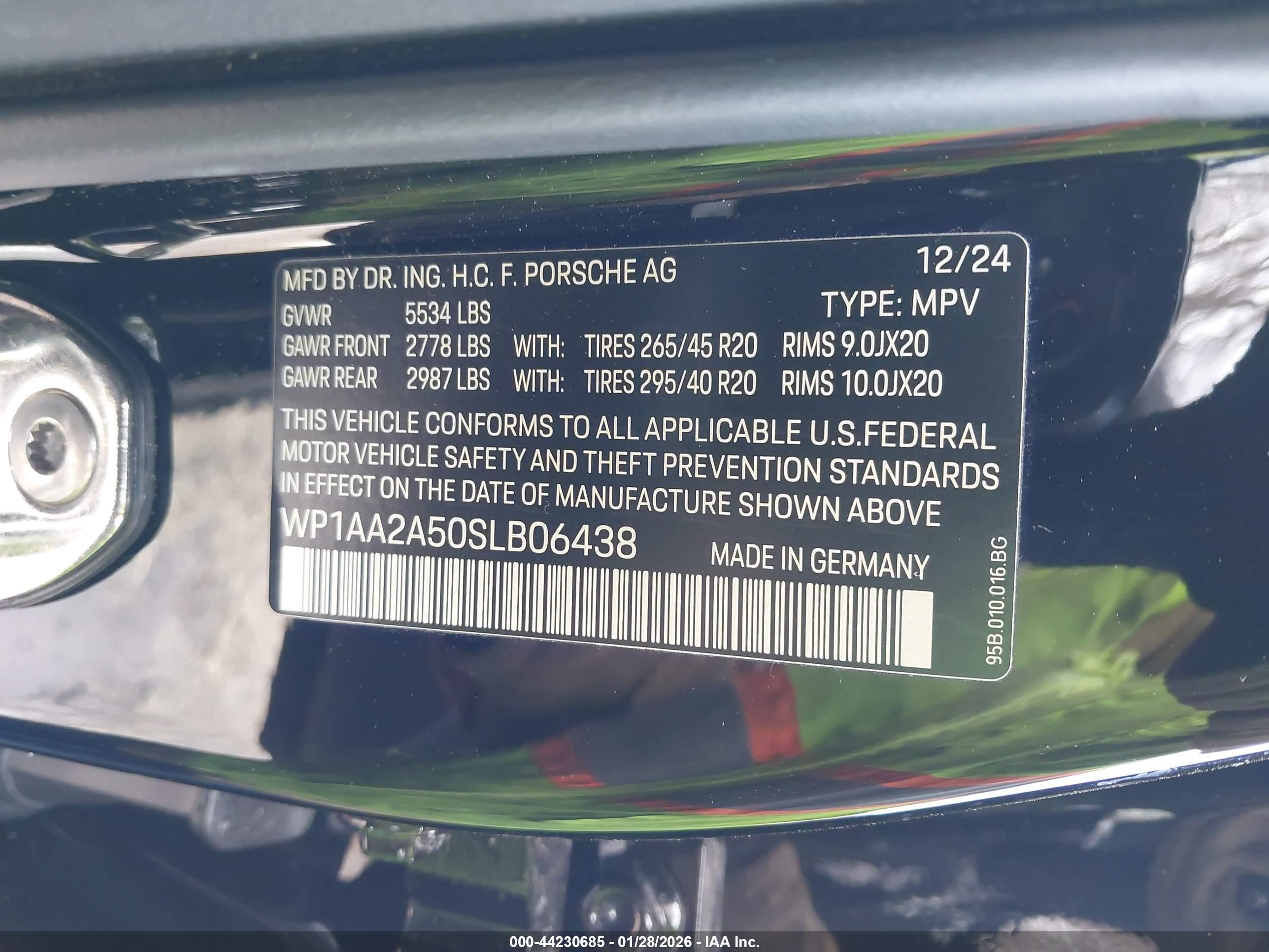 PORSCHE MACAN image 9
