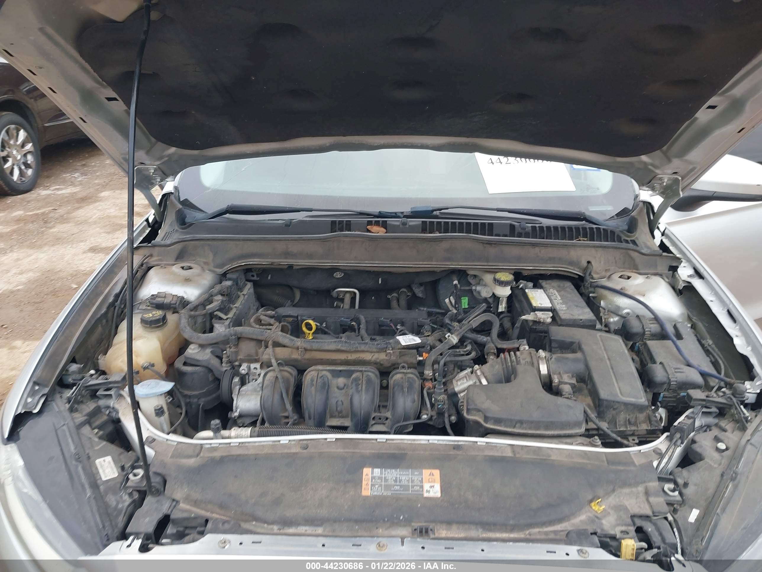 FORD FUSION image 10