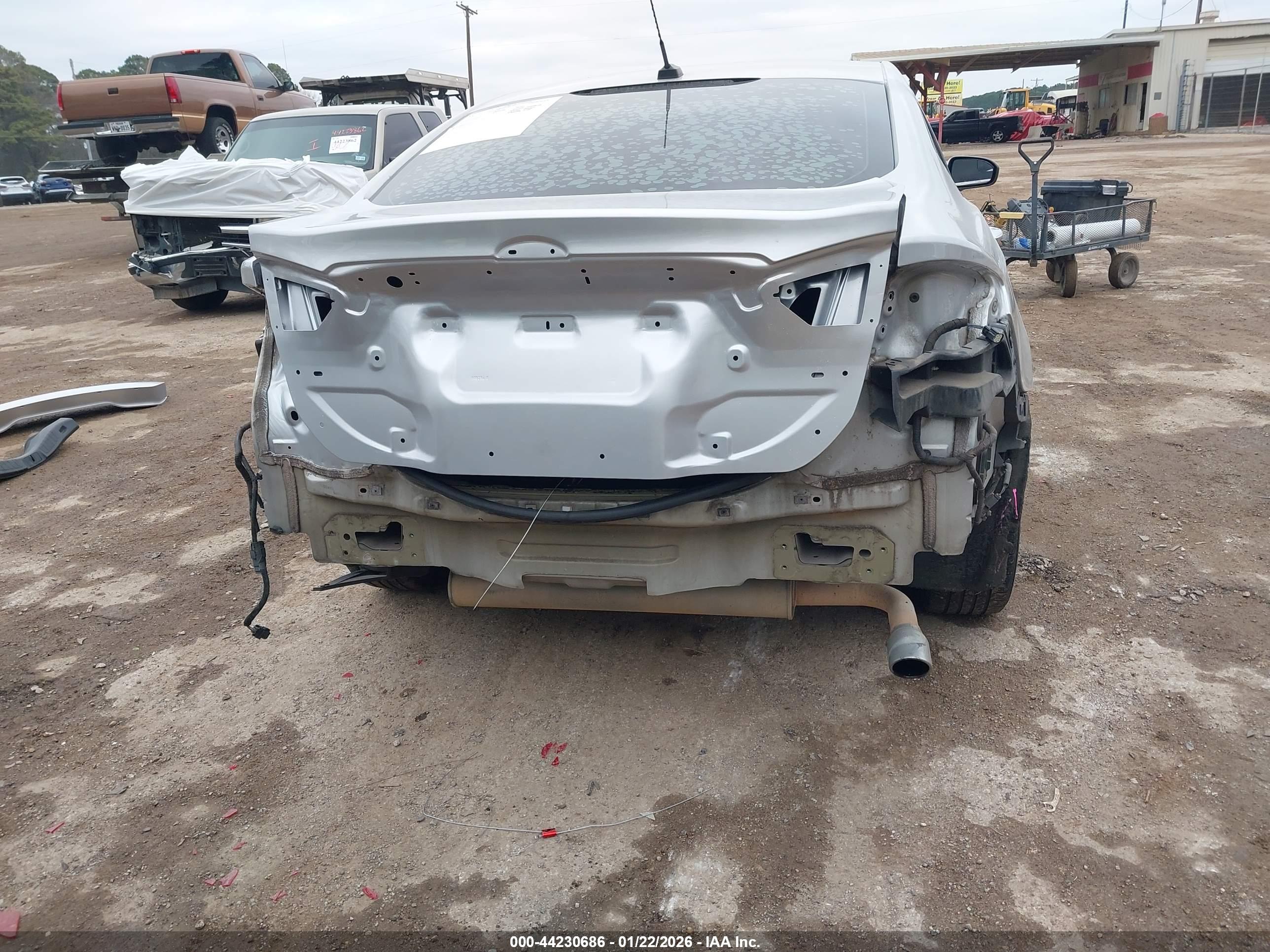 FORD FUSION image 6