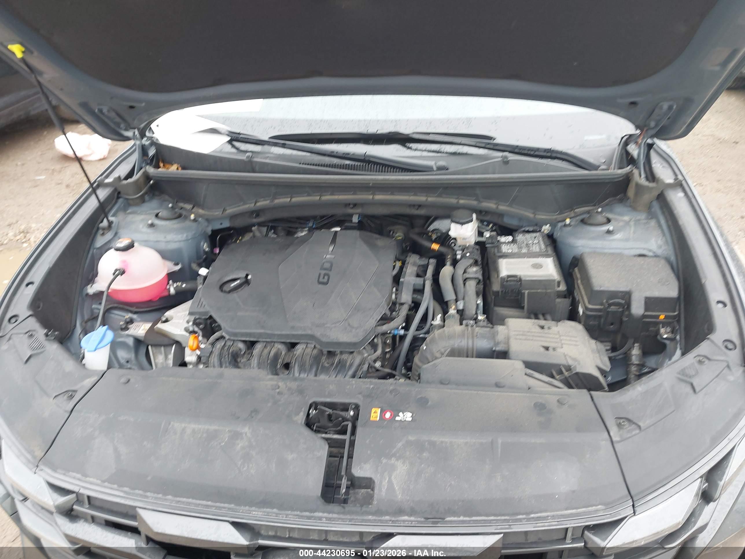 HYUNDAI TUCSON image 10