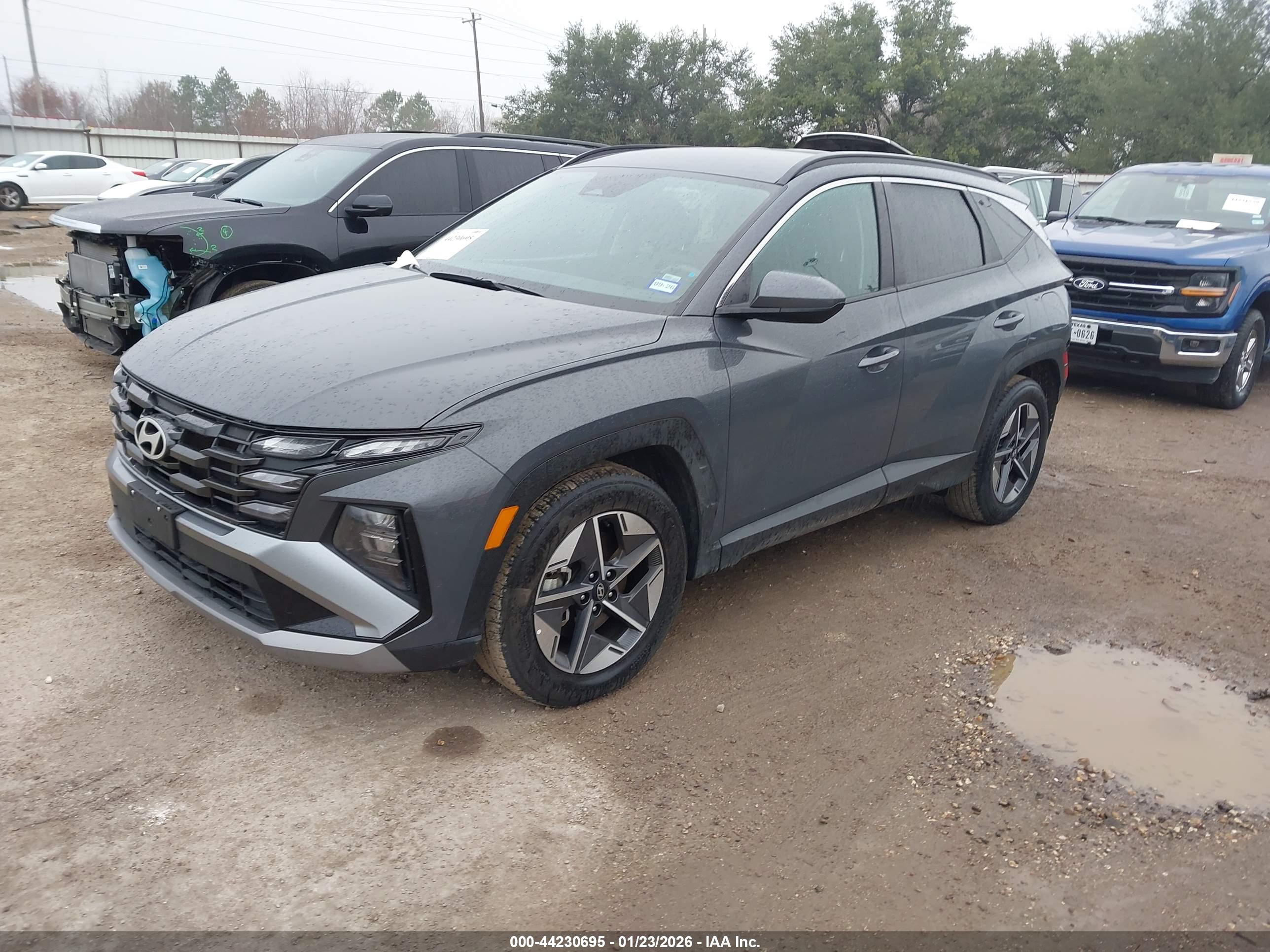 HYUNDAI TUCSON image 2