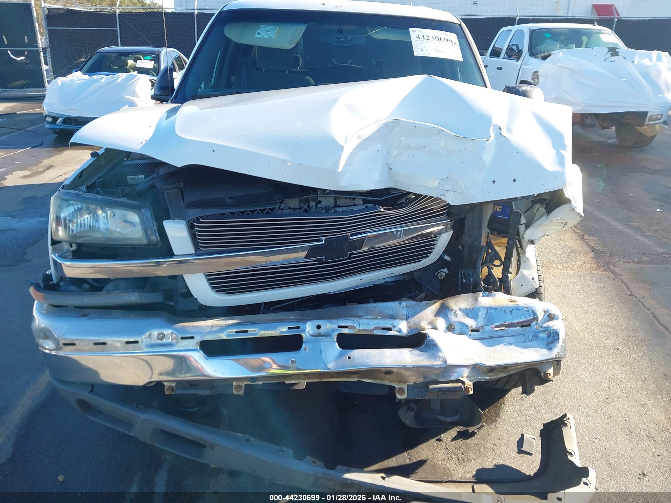 CHEVROLET SILVERADO image 6