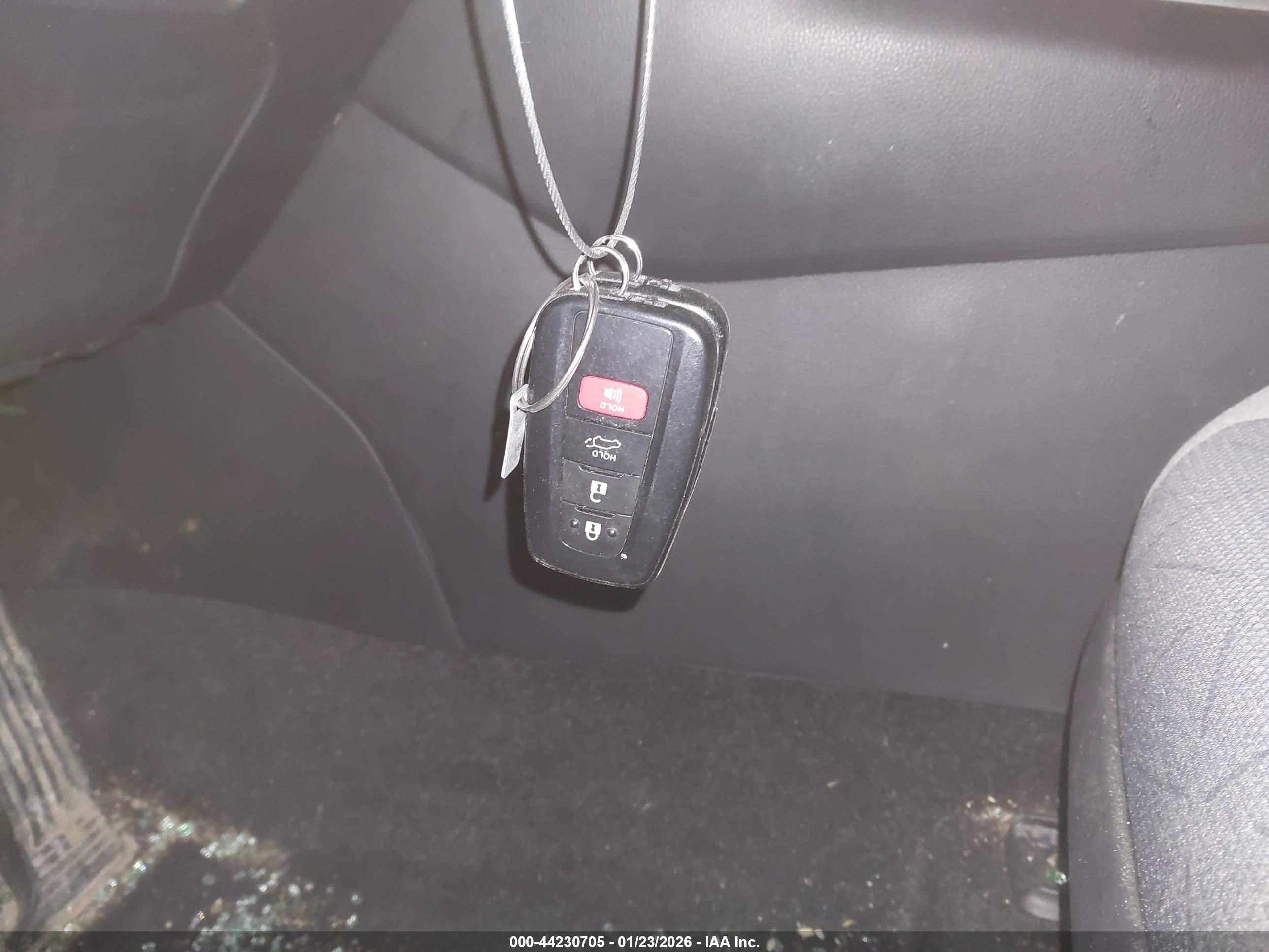 TOYOTA RAV4 image 11