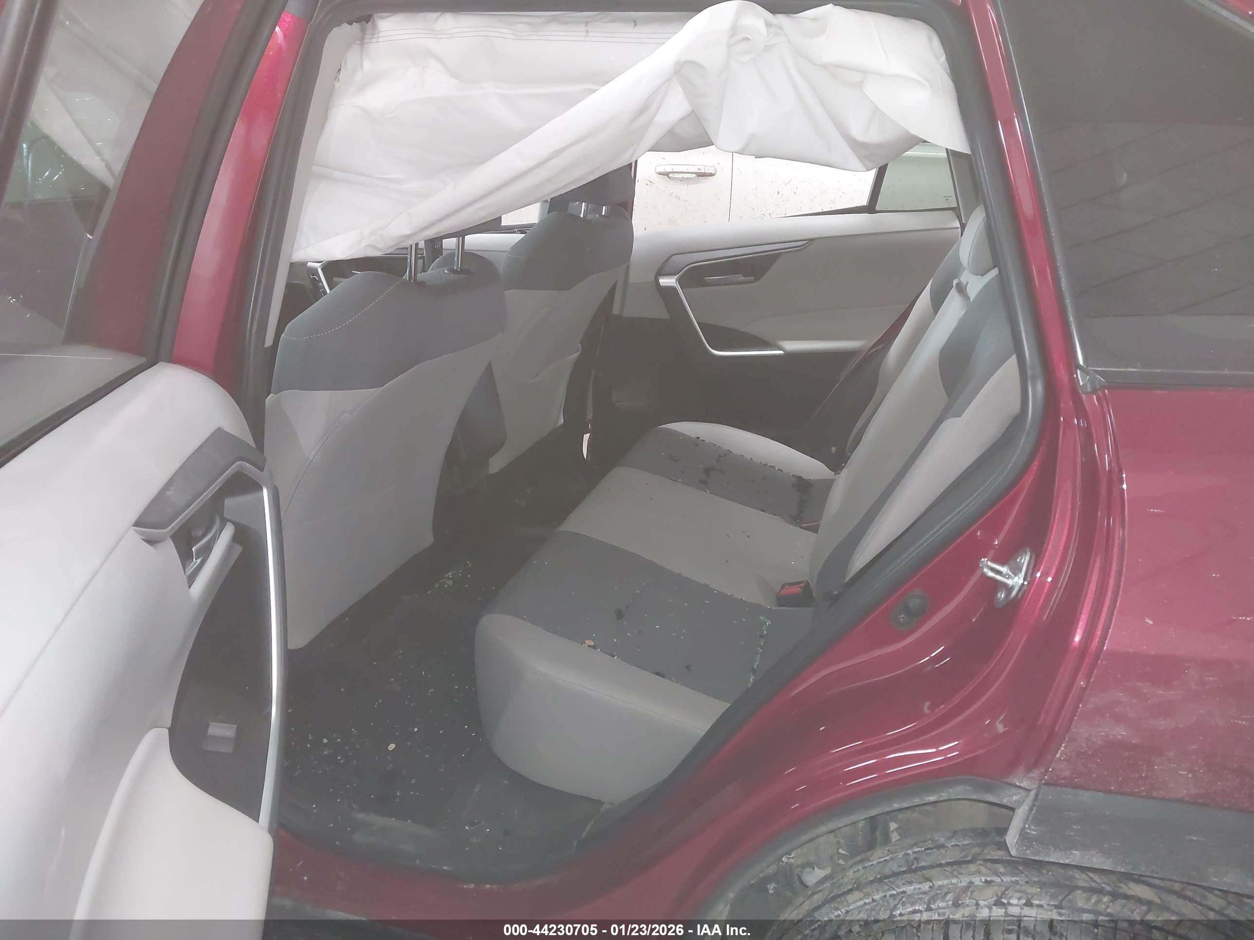 TOYOTA RAV4 image 8