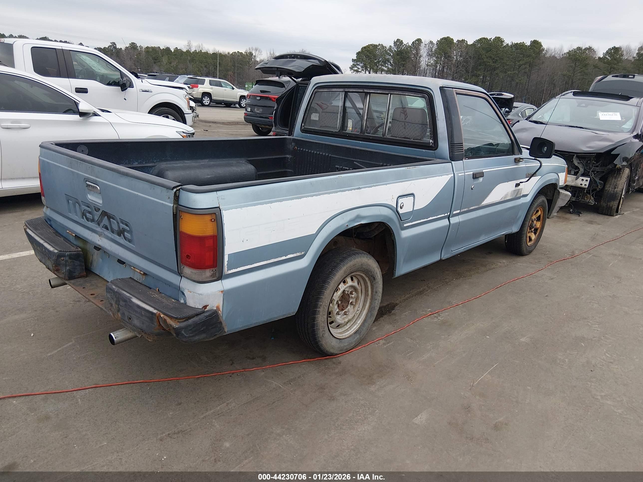 MAZDA B2000 image 4