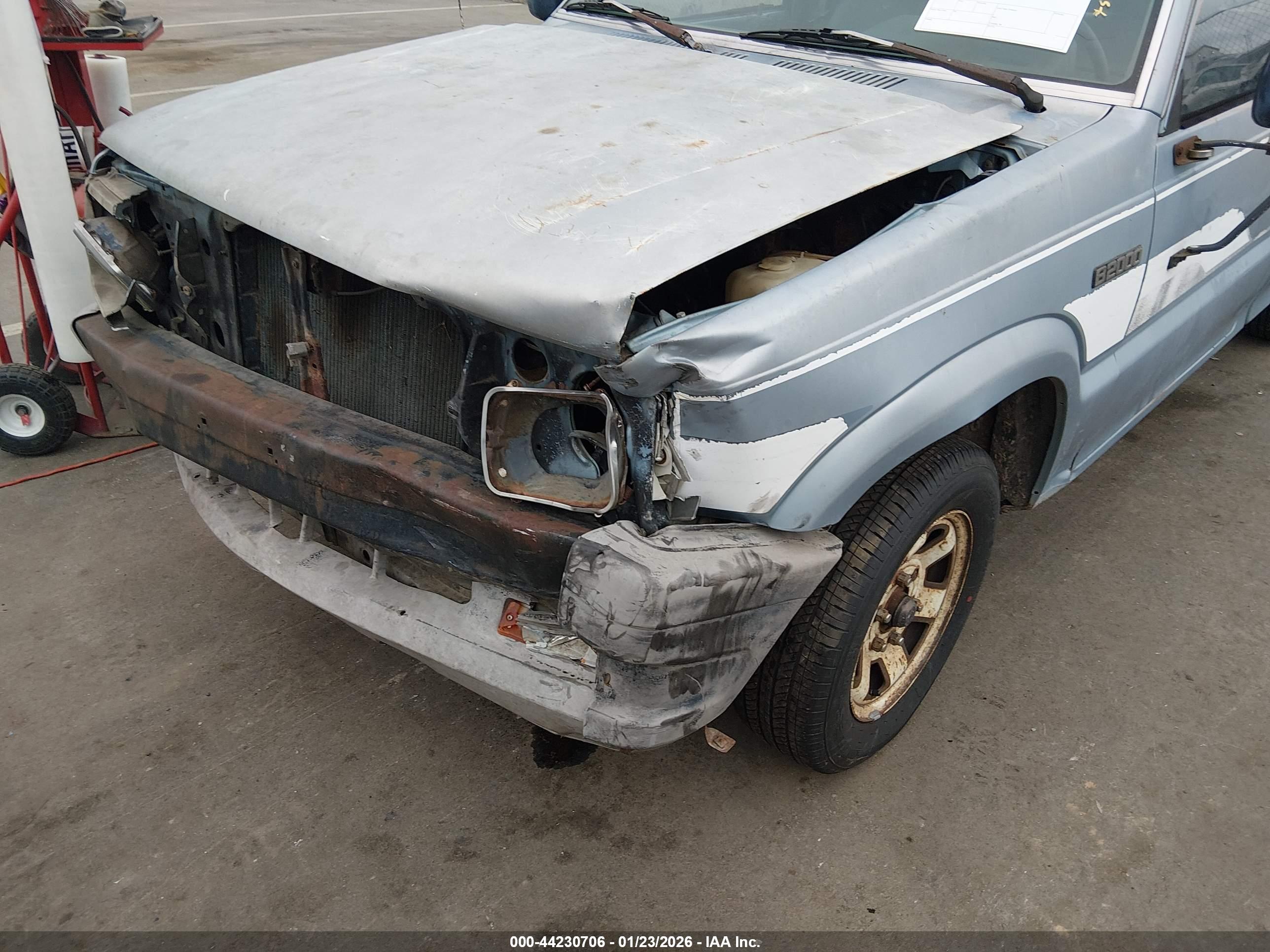 MAZDA B2000 image 6