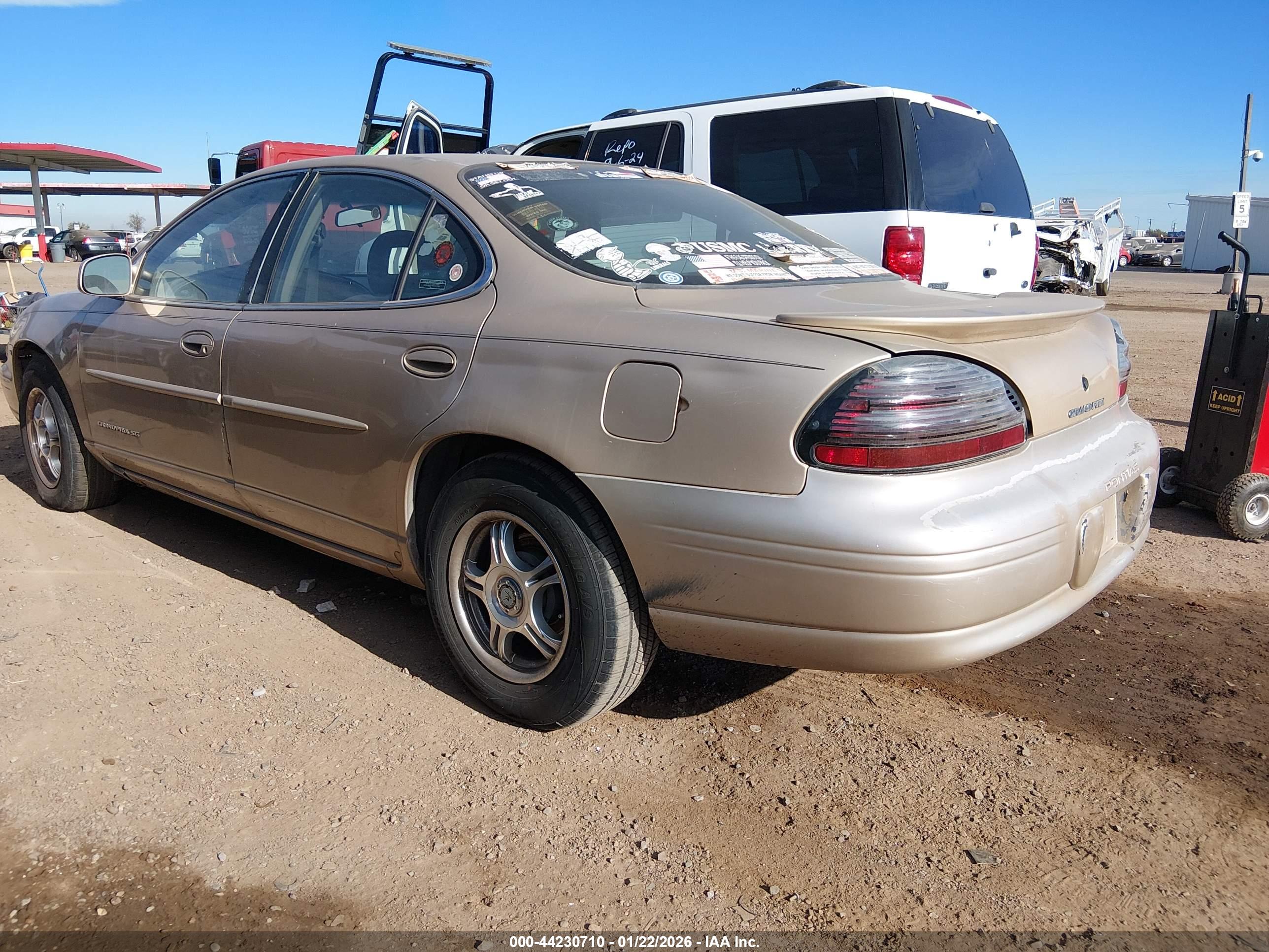 PONTIAC GRAND image 3