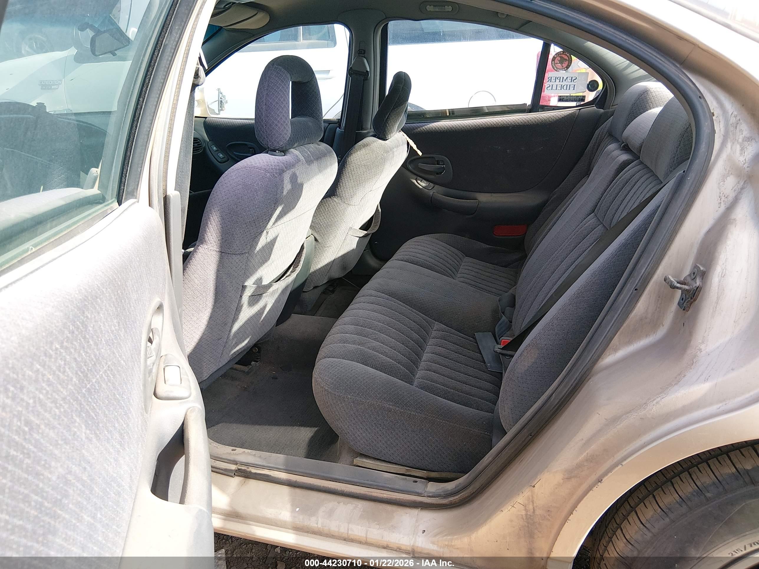 PONTIAC GRAND image 8