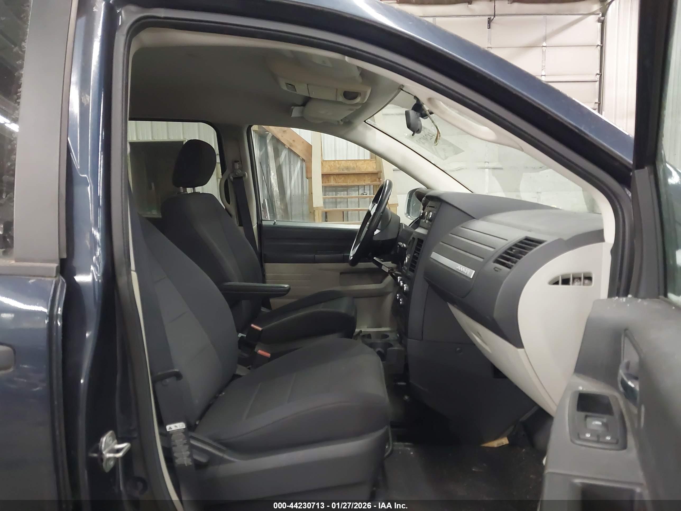DODGE GRAND image 5