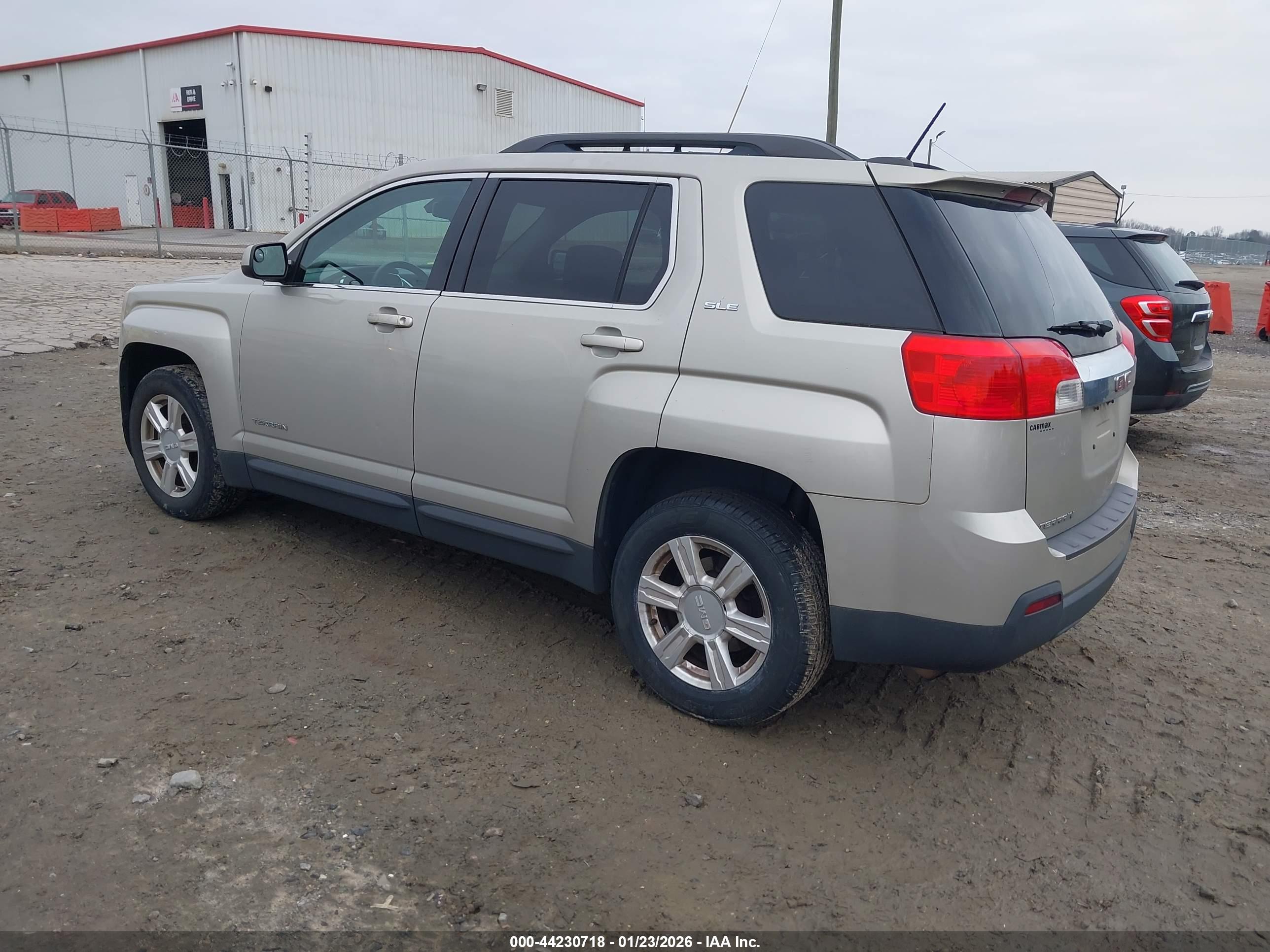 GMC TERRAIN image 3