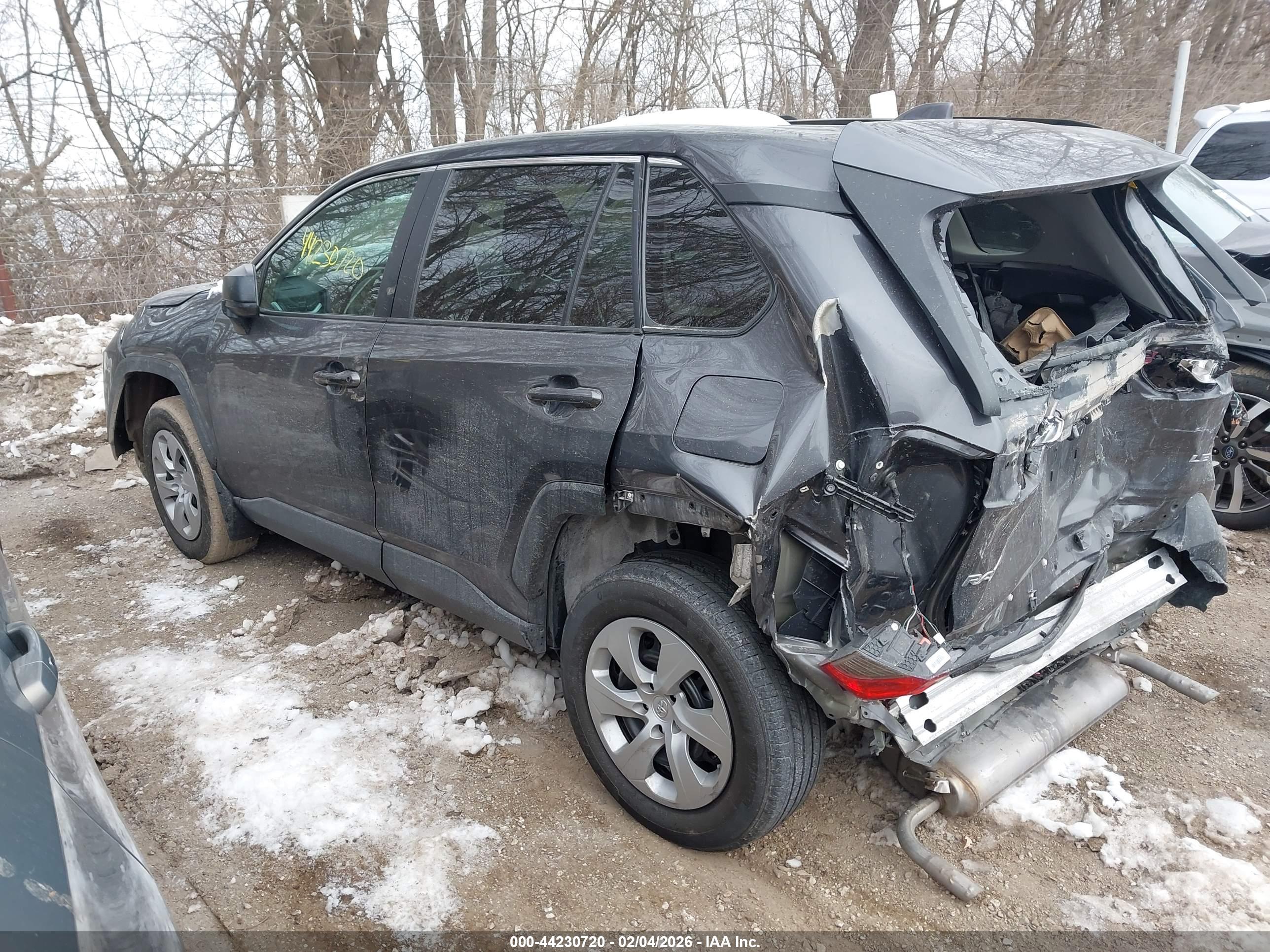 TOYOTA RAV4 image 3