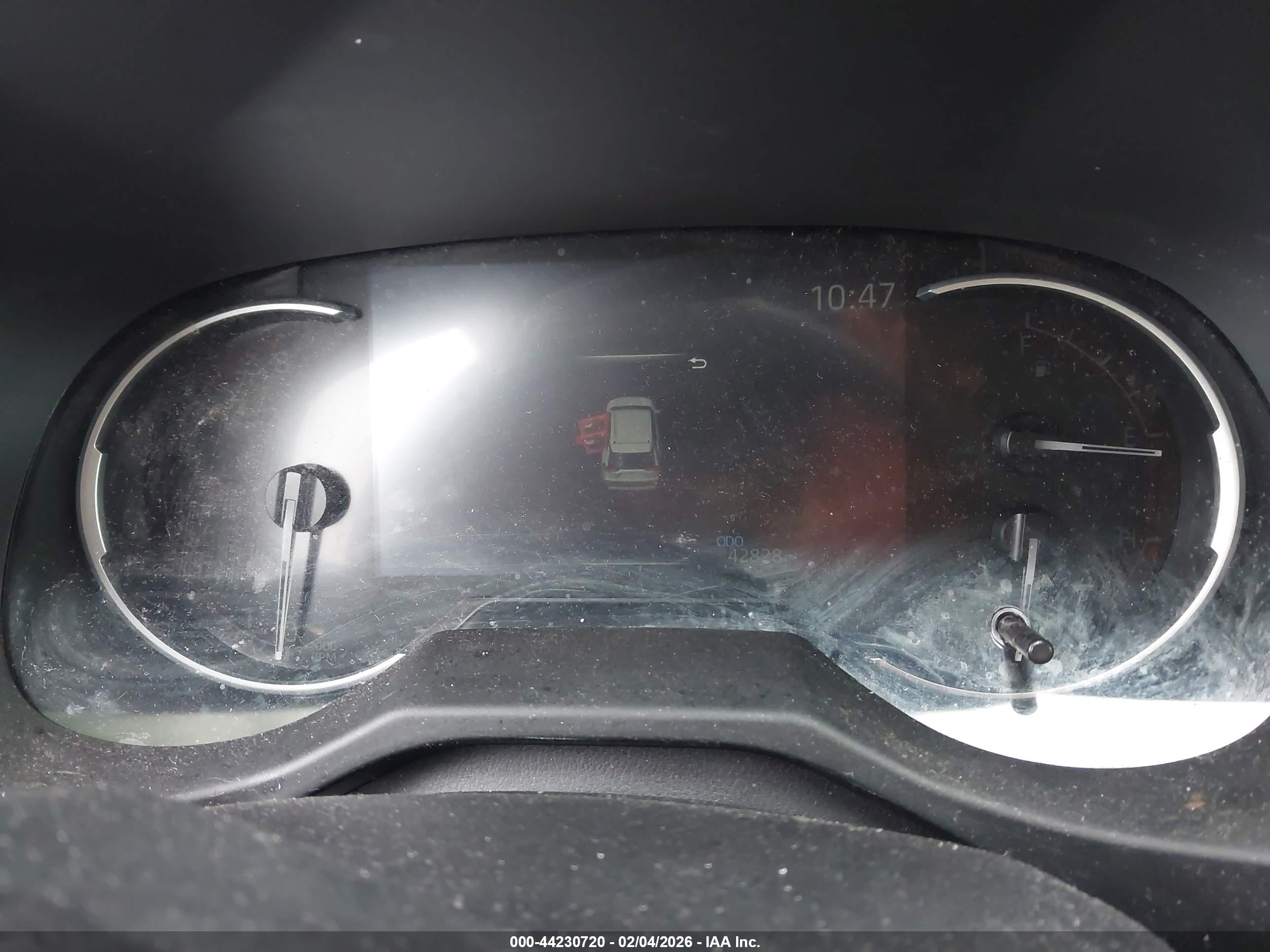 TOYOTA RAV4 image 7