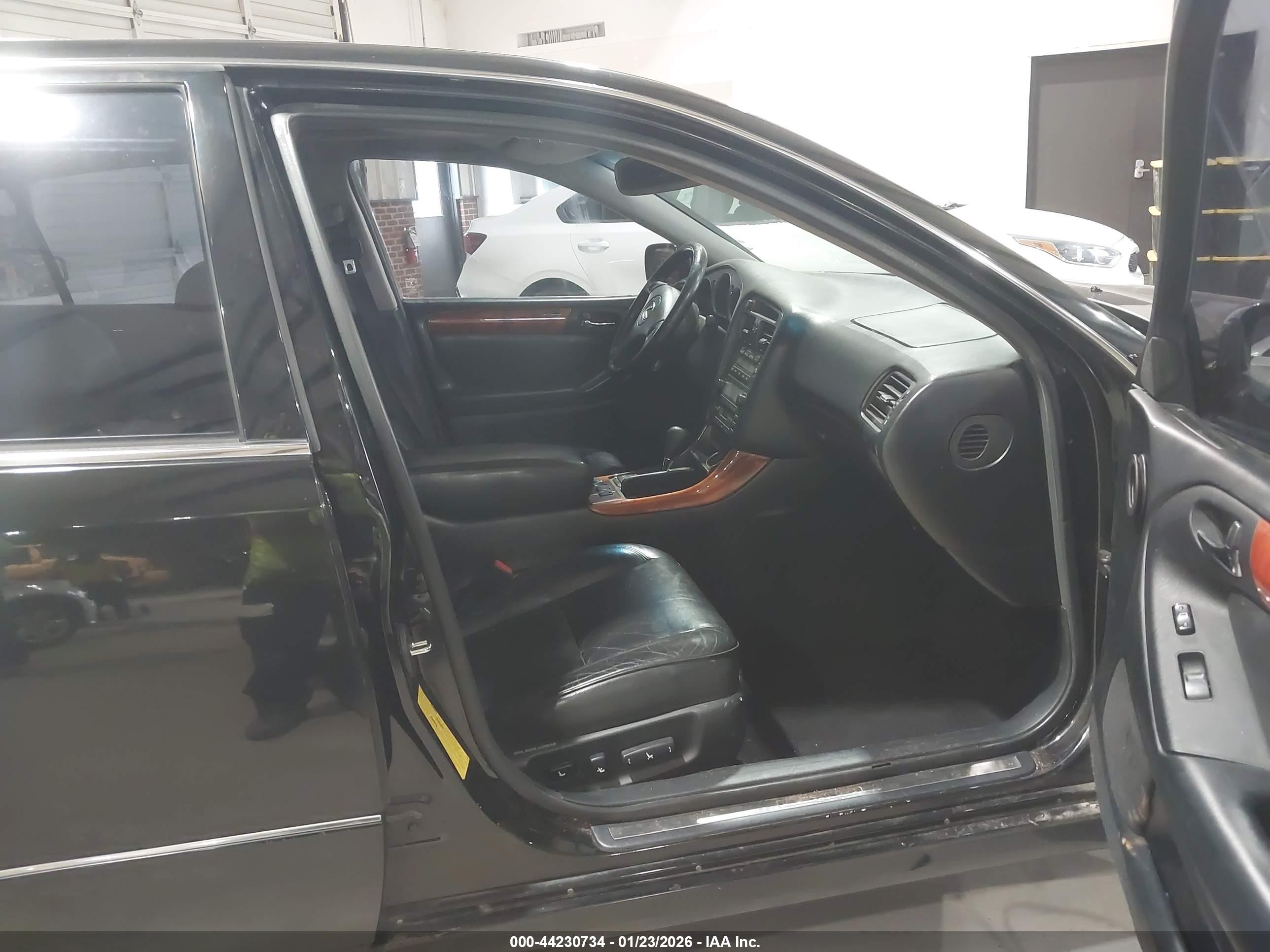 LEXUS GS image 5