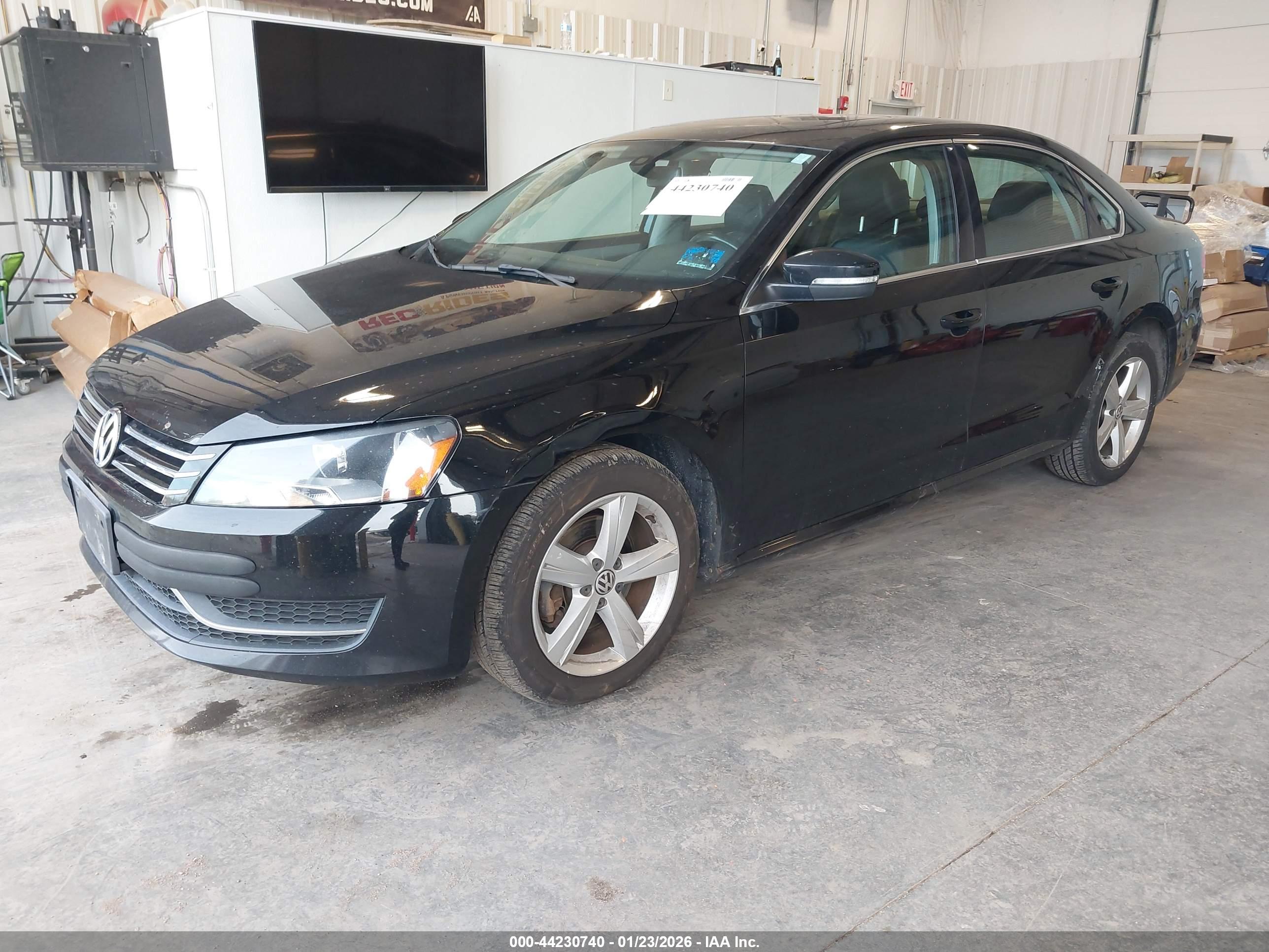 VOLKSWAGEN PASSAT image 2