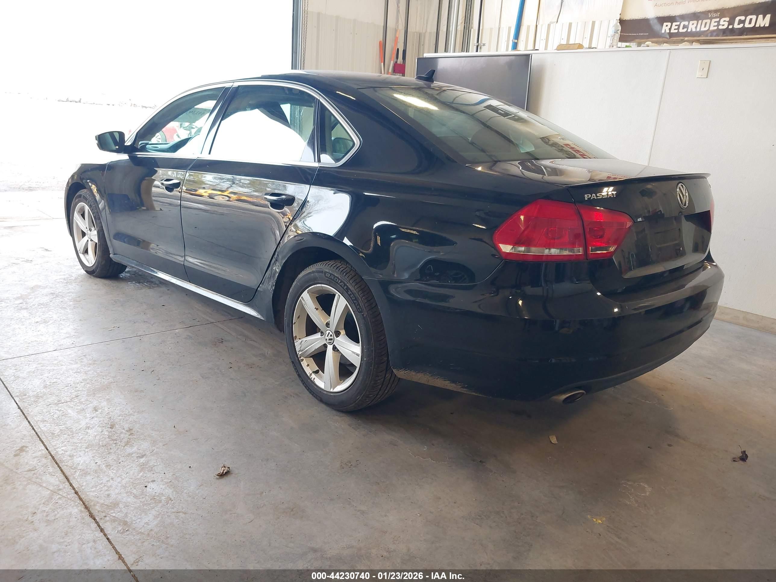VOLKSWAGEN PASSAT image 3