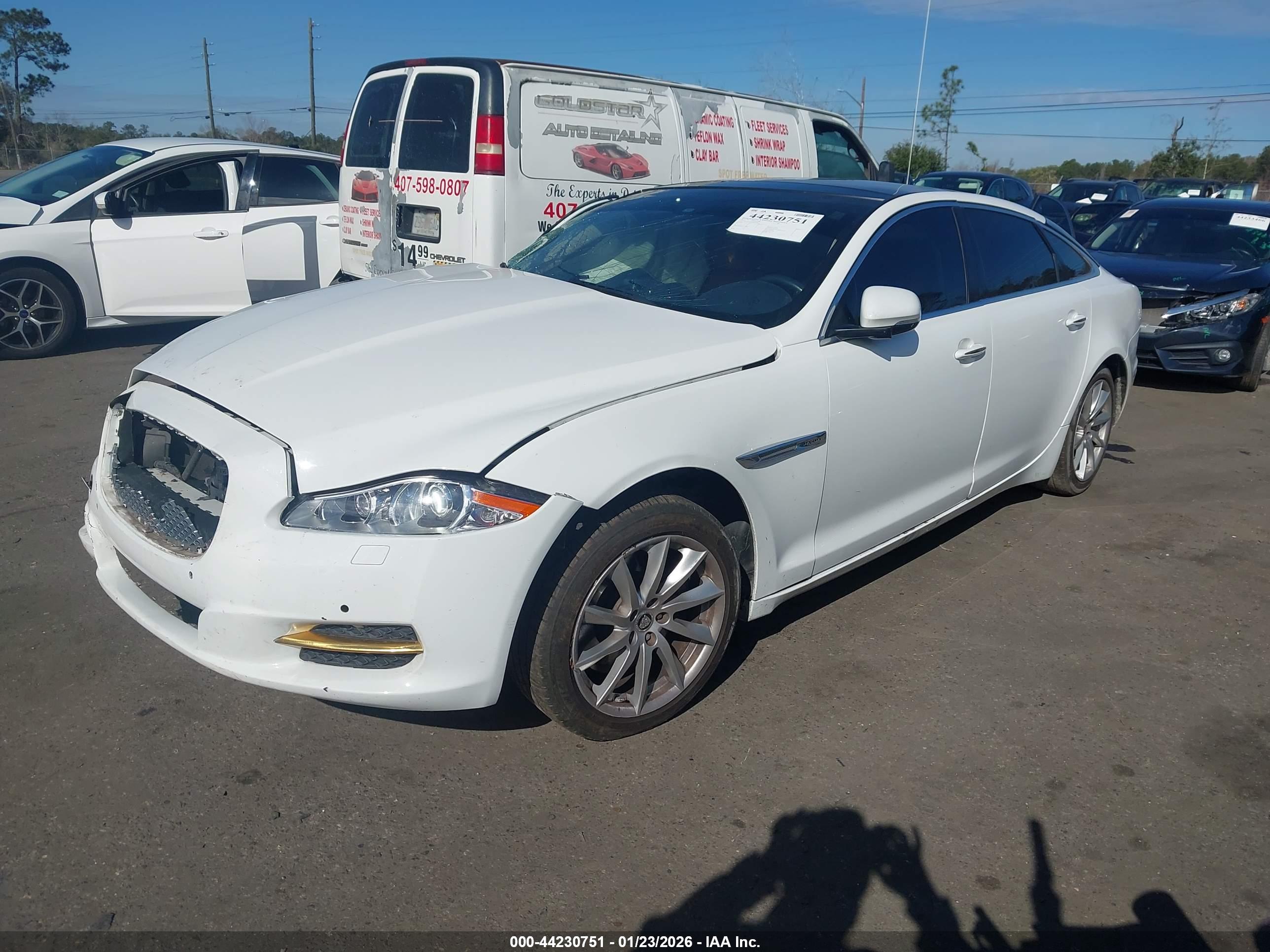 JAGUAR XJ image 2