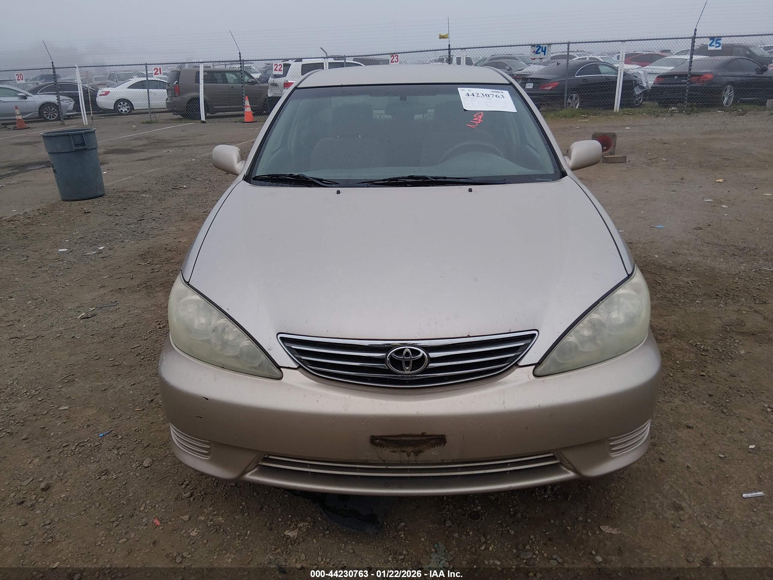 TOYOTA CAMRY image 6