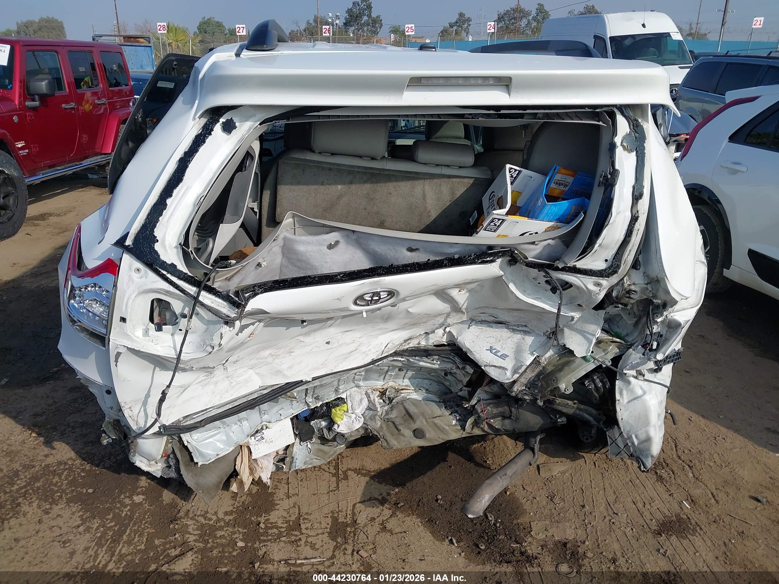 TOYOTA SIENNA image 6