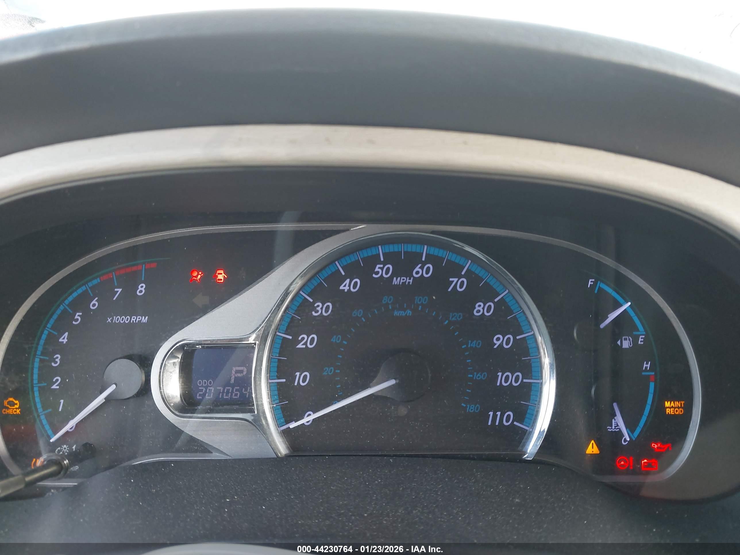 TOYOTA SIENNA image 7