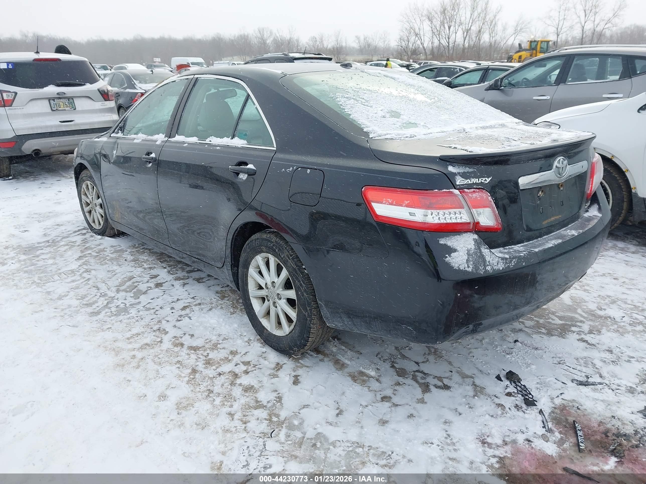 TOYOTA CAMRY image 3