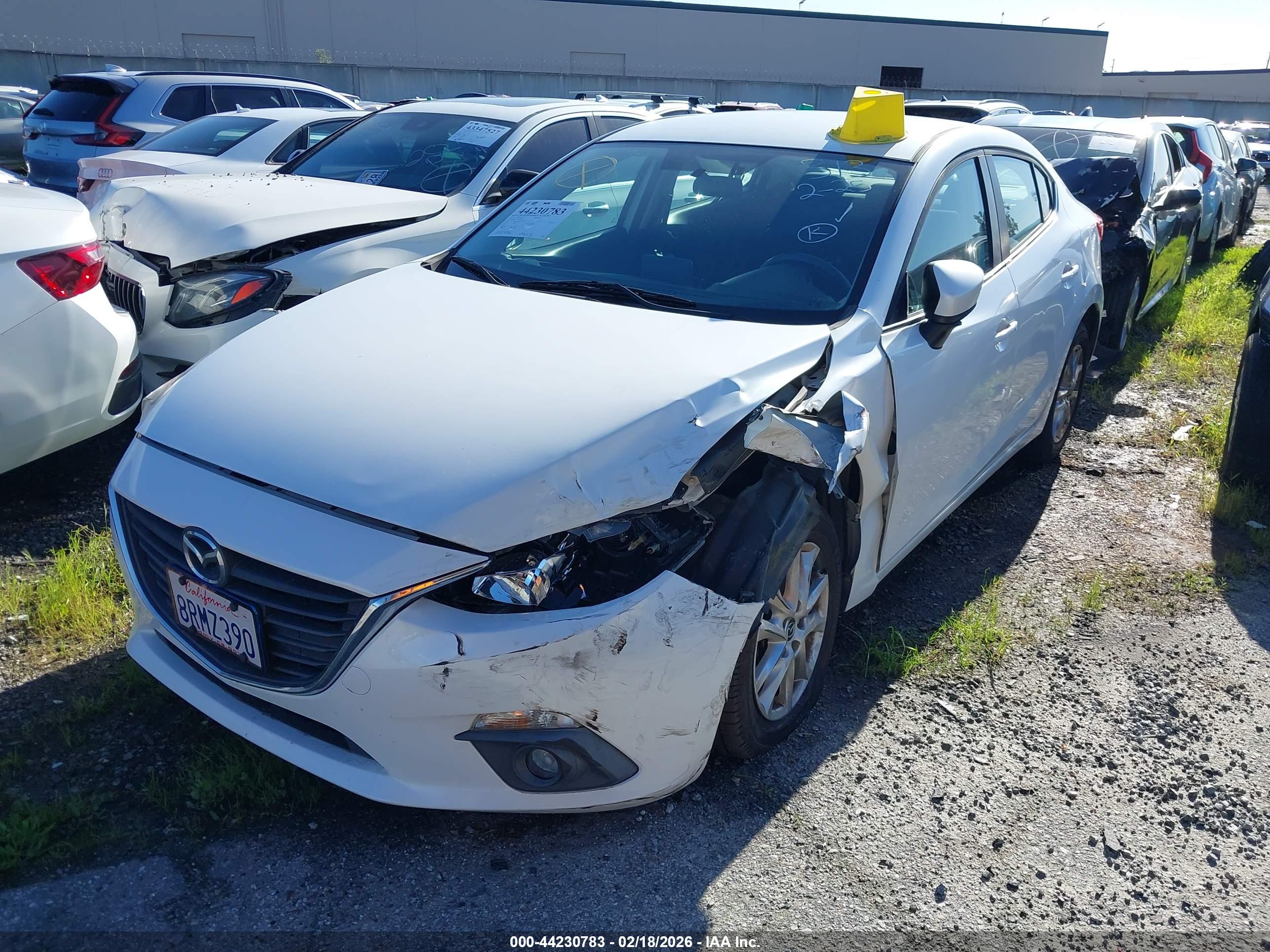 MAZDA MAZDA3 image 2